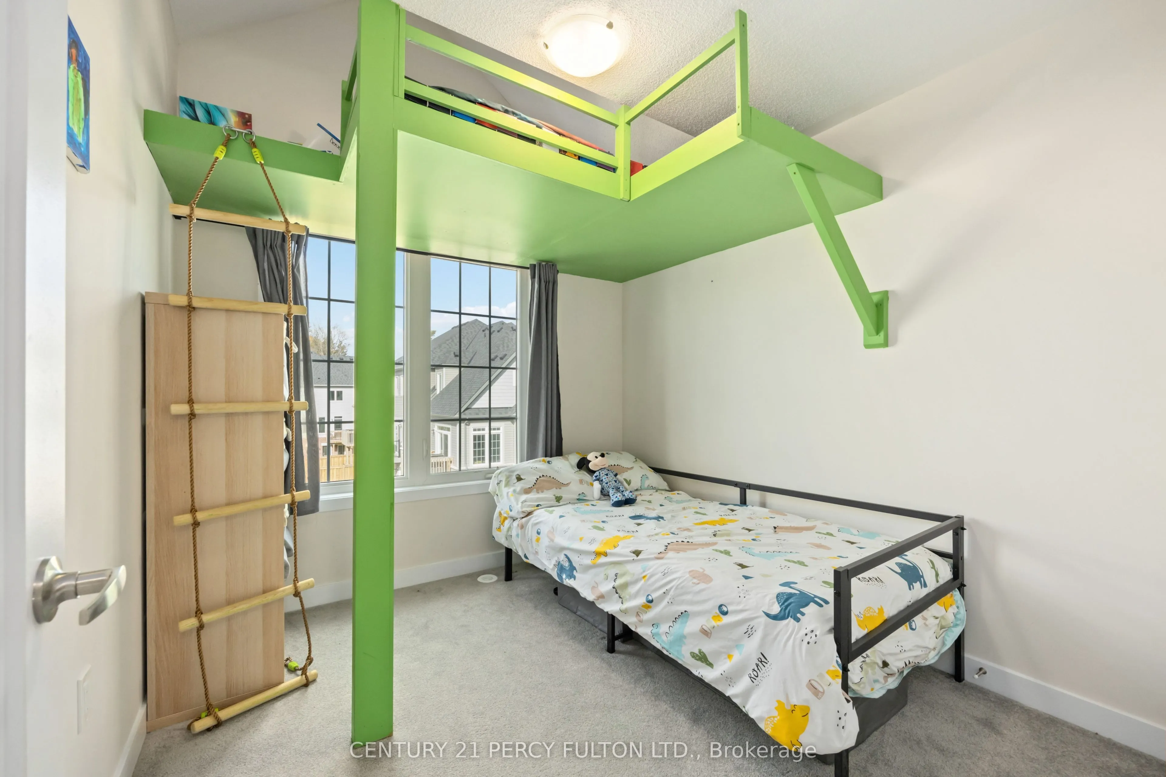 102 Lyall Stokes Circle