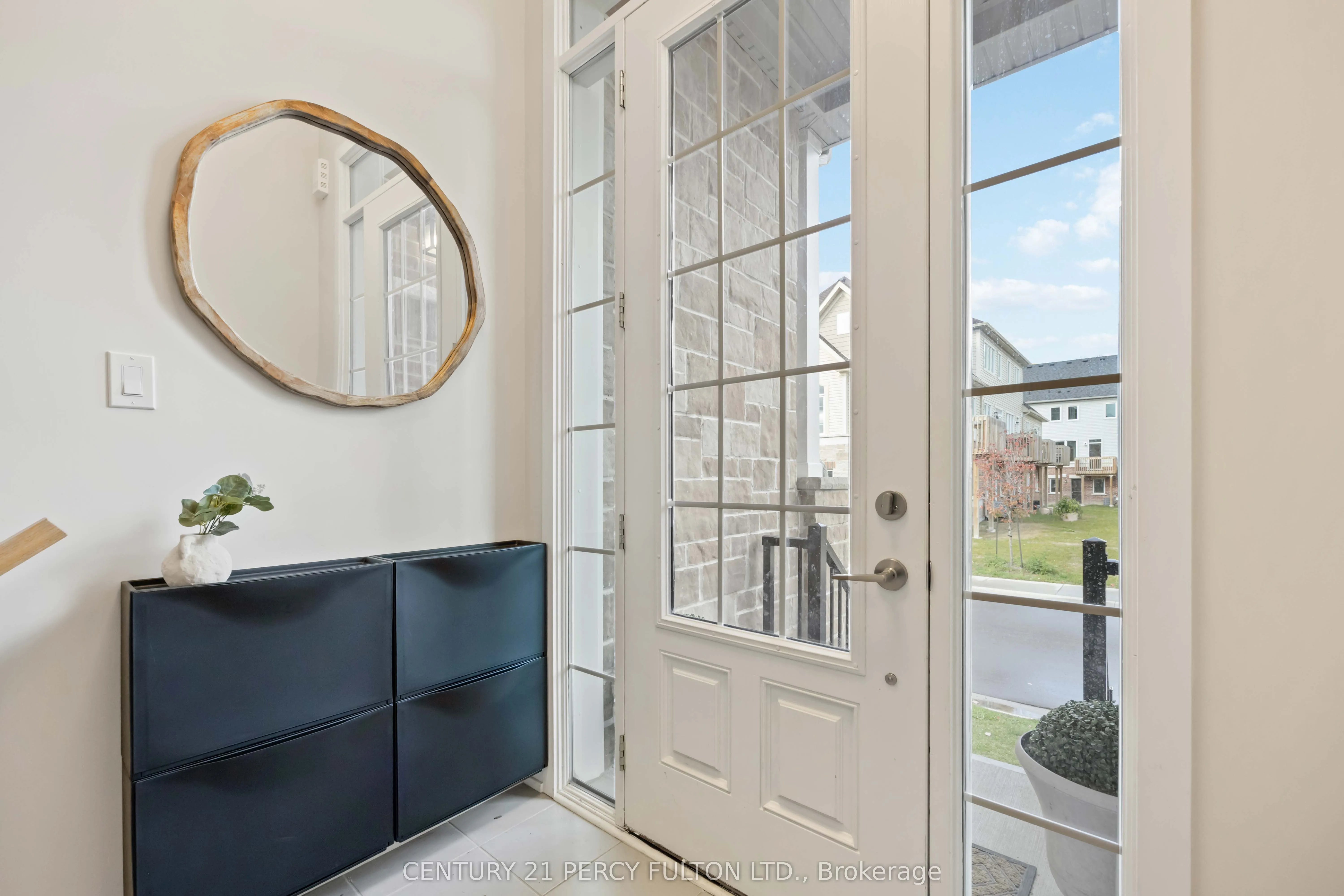 102 Lyall Stokes Circle