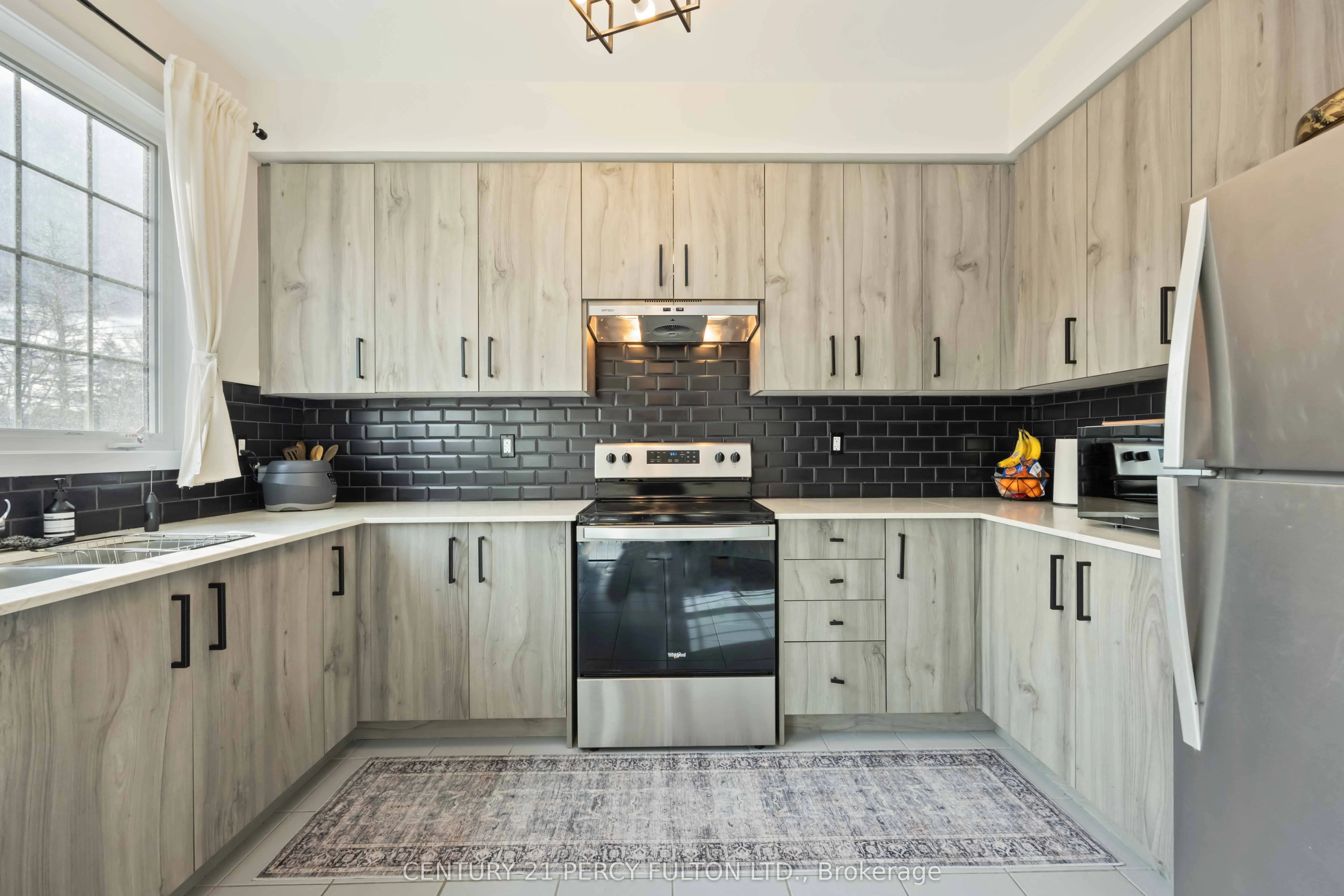 102 Lyall Stokes Circle