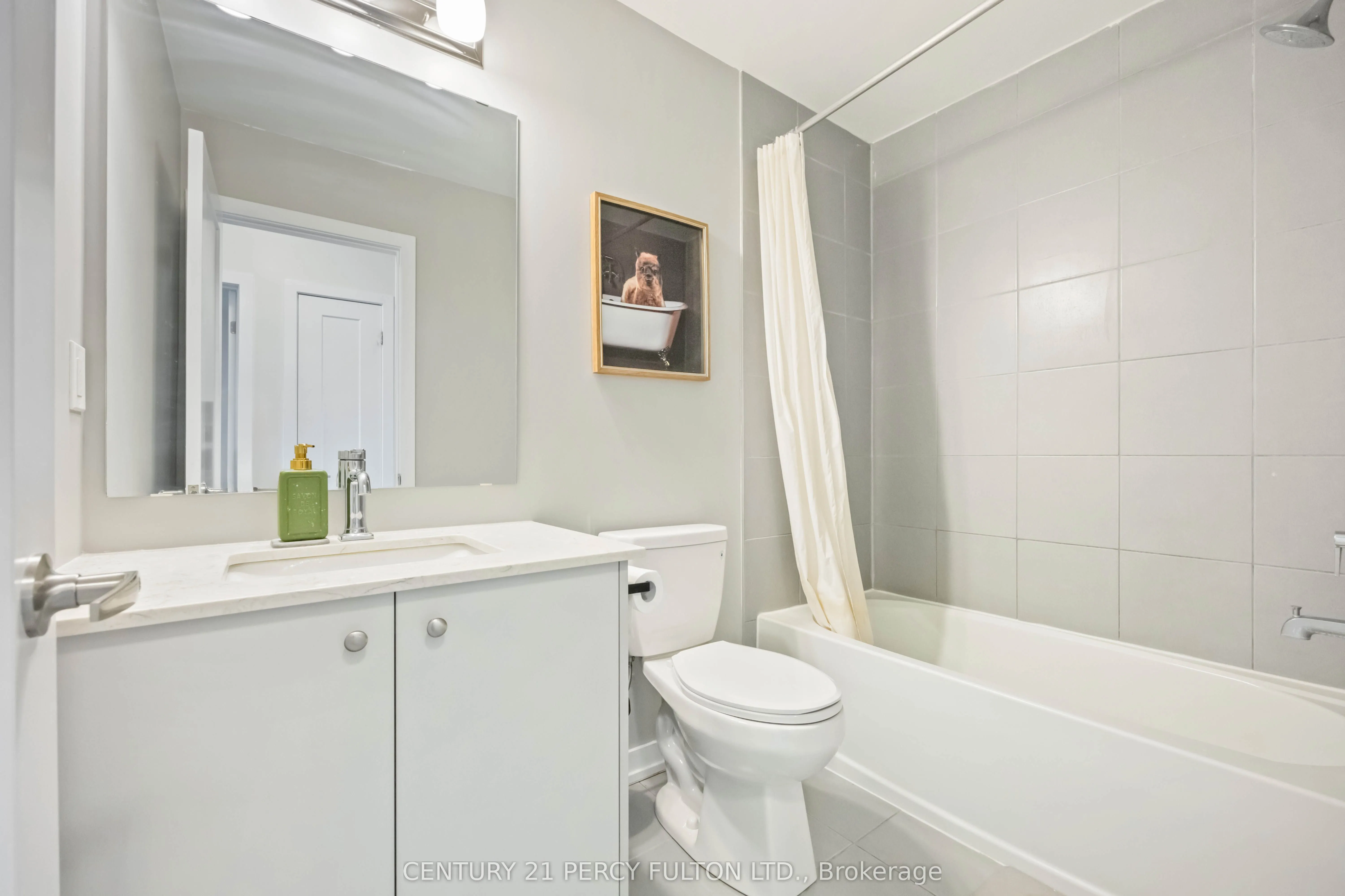 102 Lyall Stokes Circle