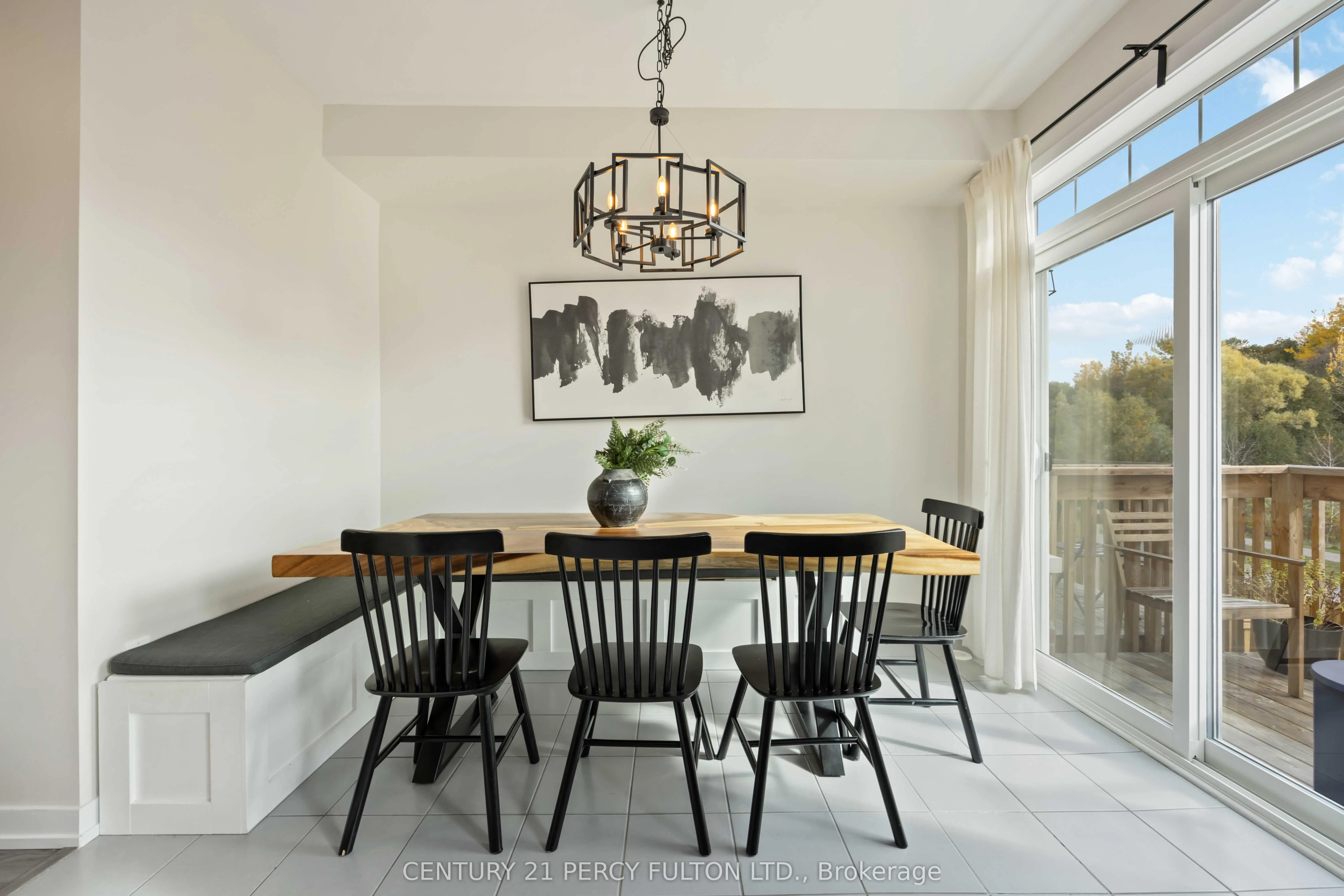 102 Lyall Stokes Circle