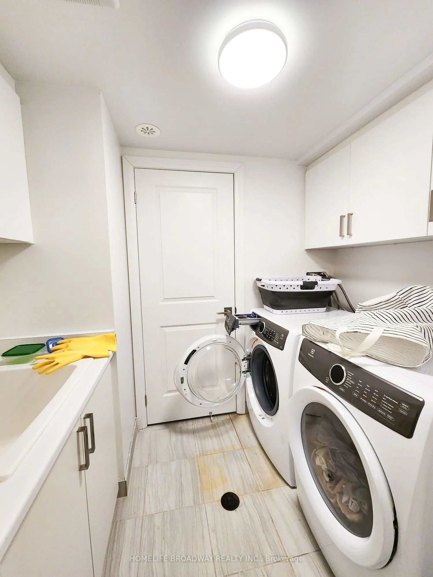 390 Highway 7 E, #Th 2