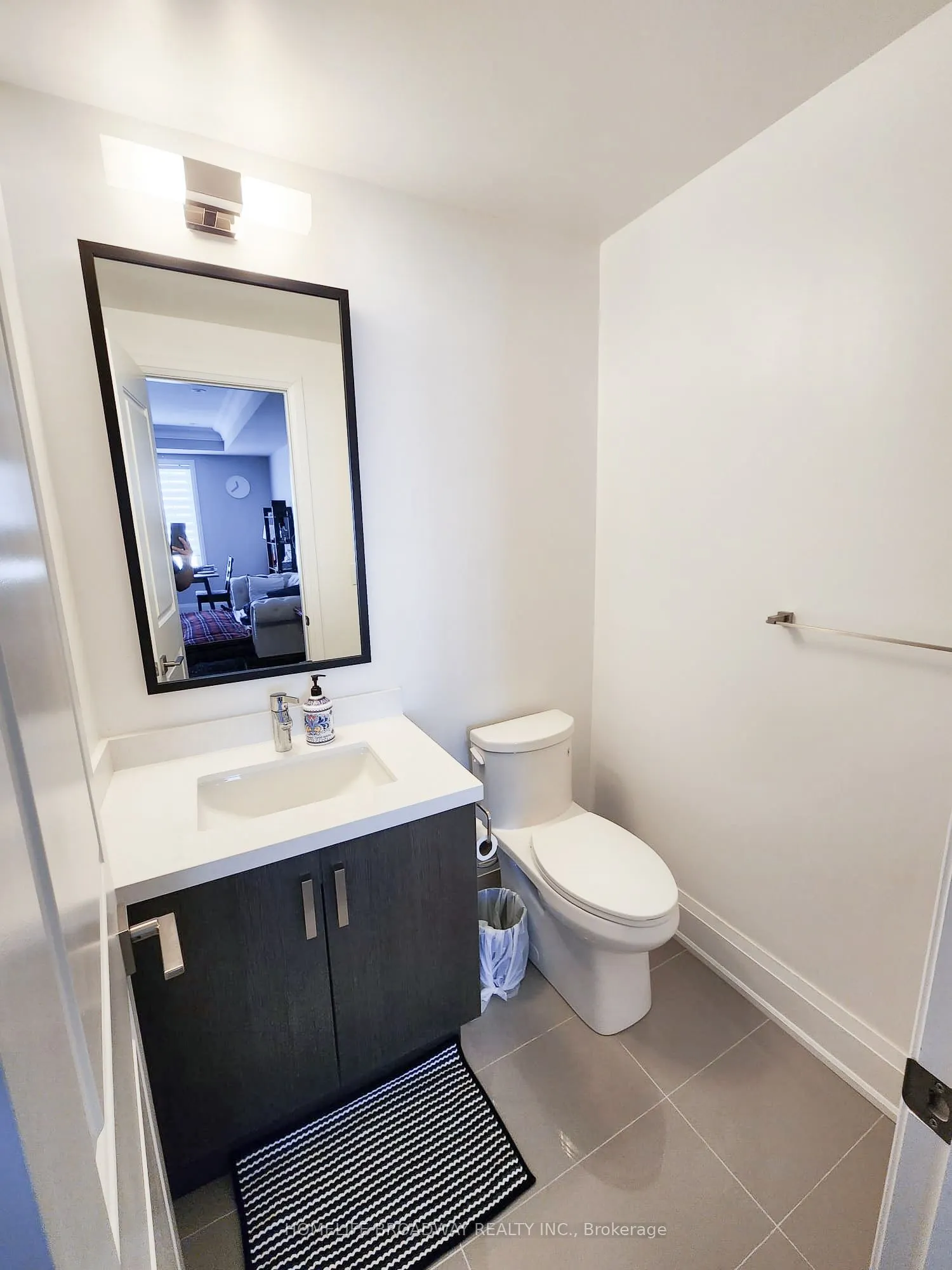 390 Highway 7 E, #Th 2