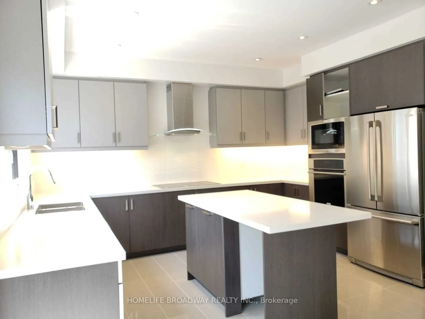 390 Highway 7 E, #Th 2