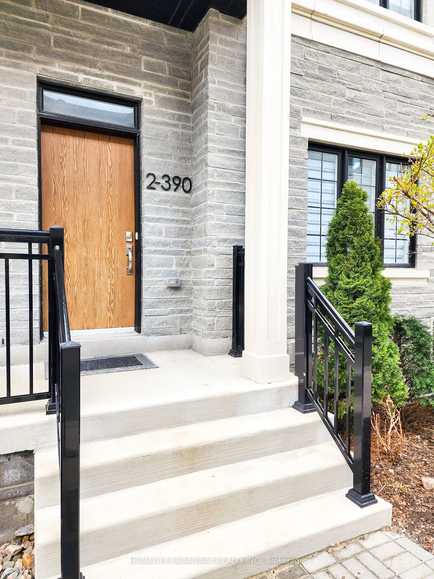 390 Highway 7 E, #Th 2