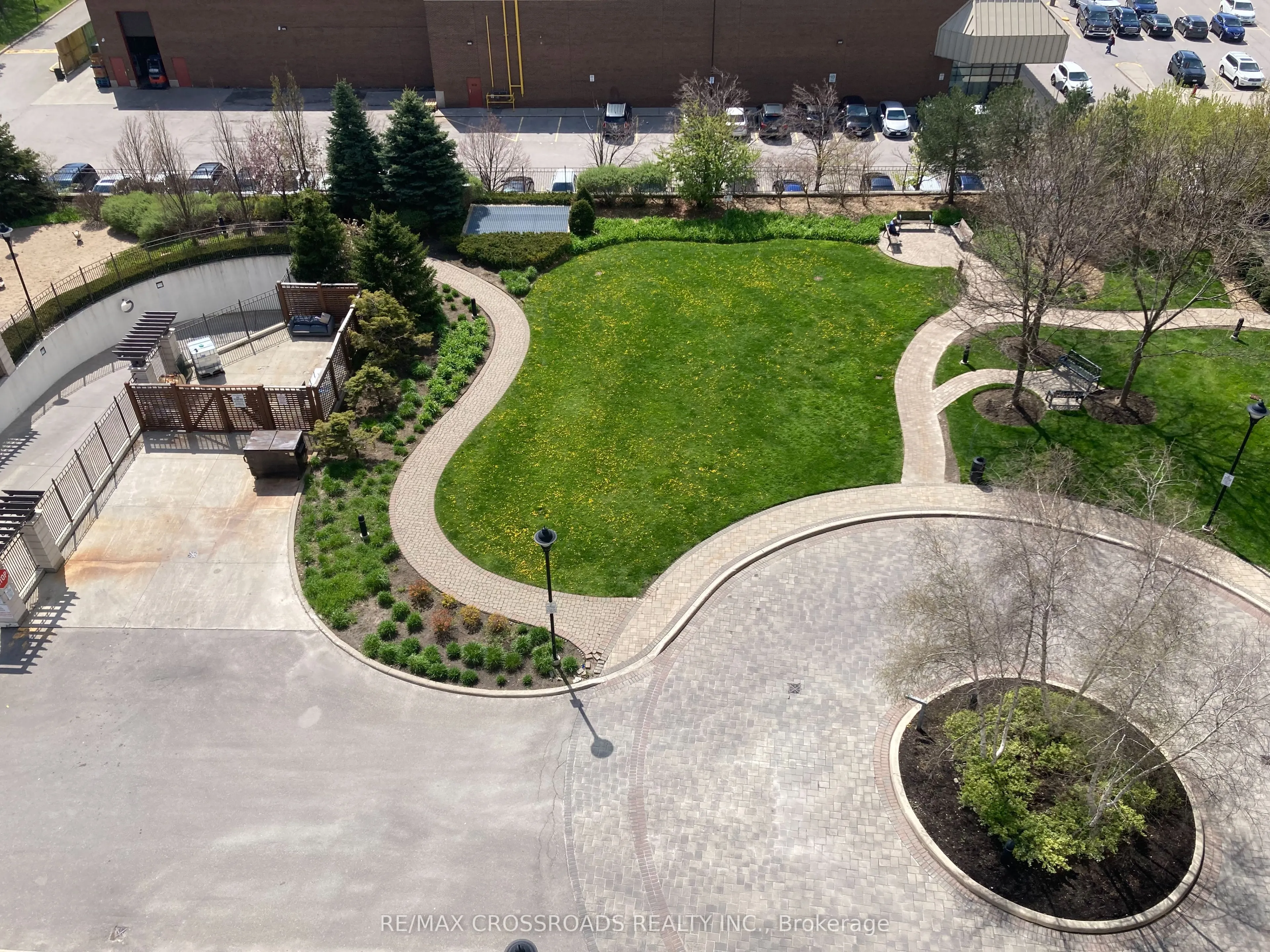 18 Harding Boulevard, #910