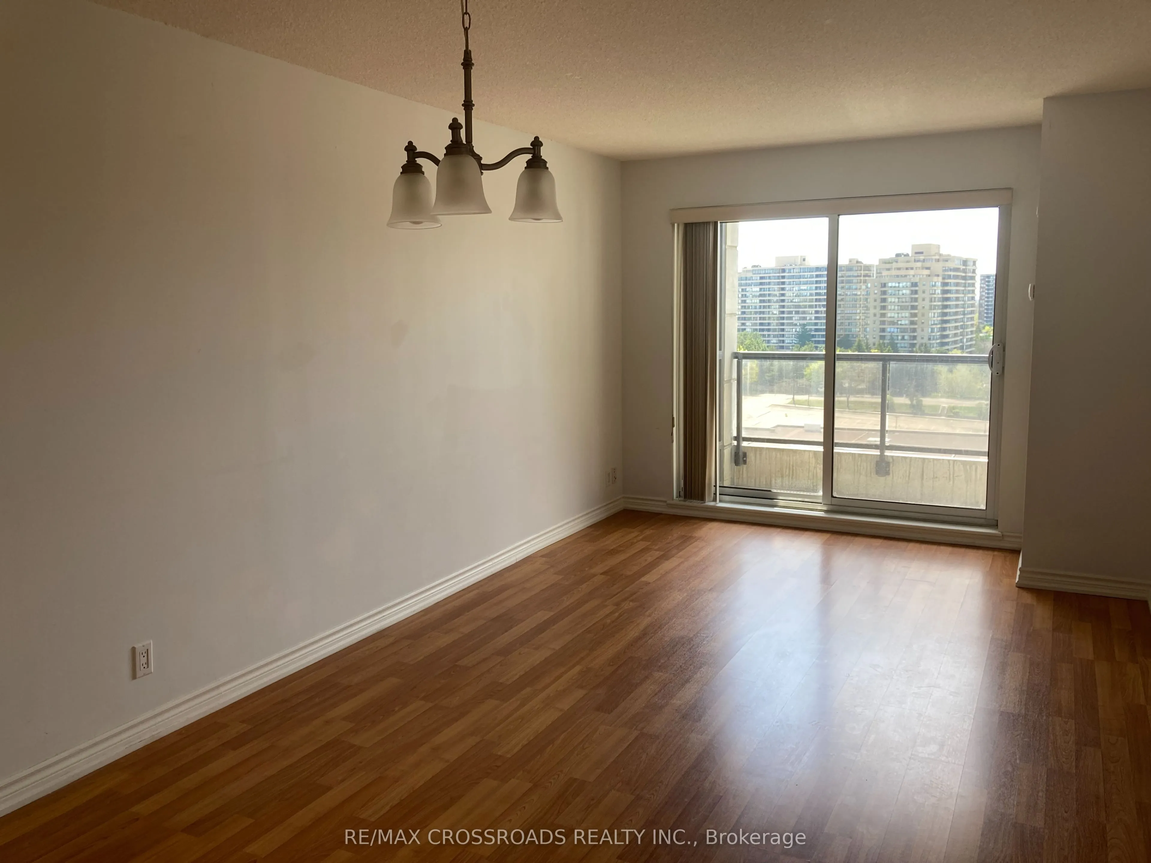 18 Harding Boulevard, #910