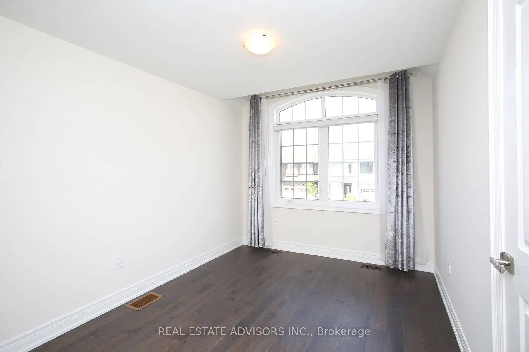 289 Ben Sinclair Avenue