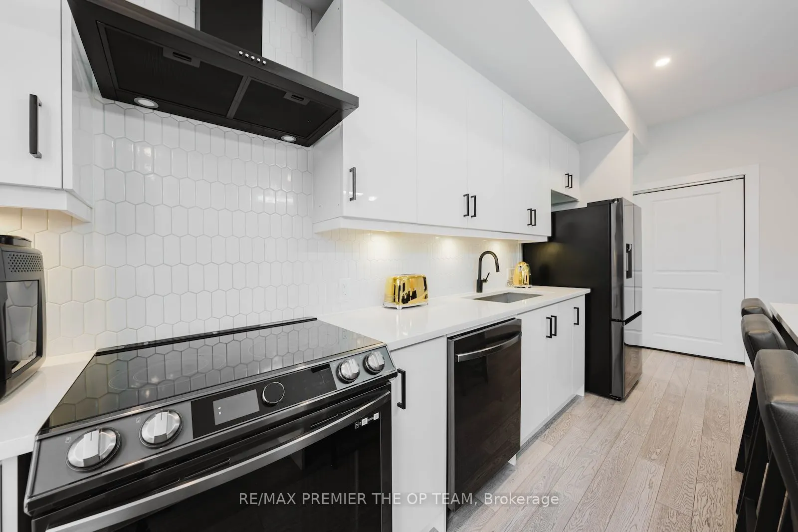 9580 Islington Avenue, #139