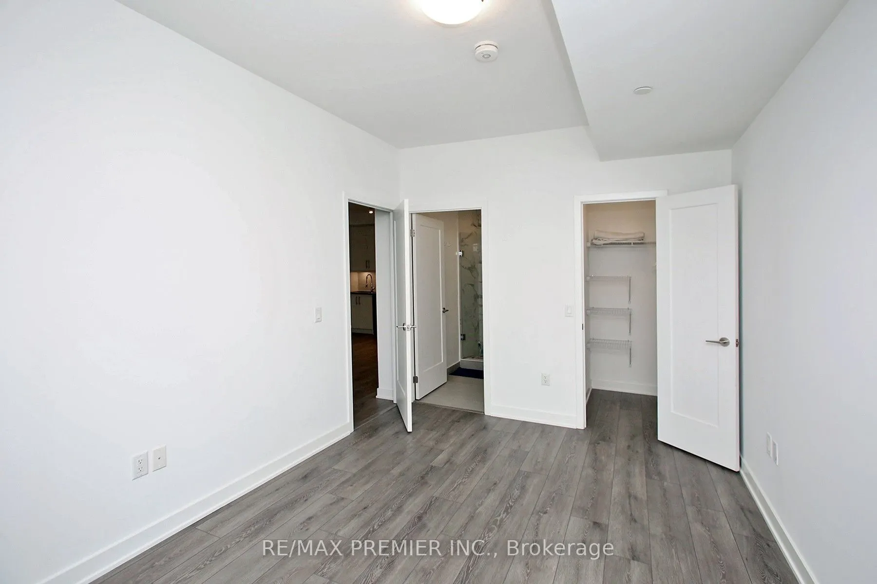 95 Oneida Crescent, #1210