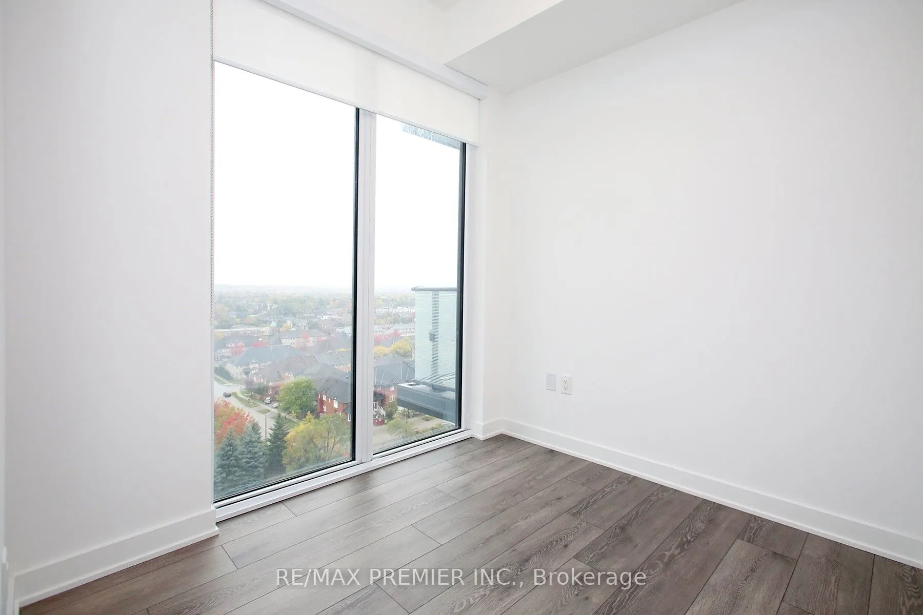 95 Oneida Crescent, #1210