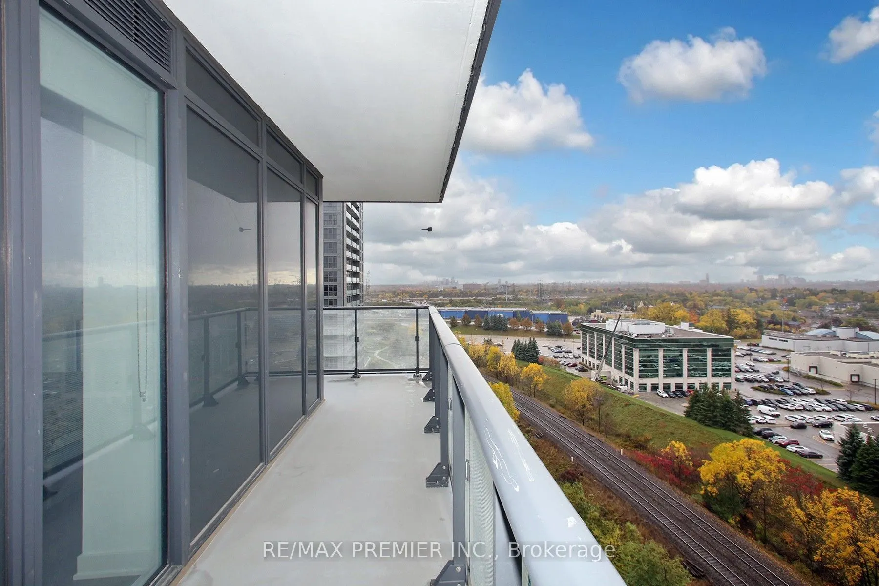 95 Oneida Crescent, #1210