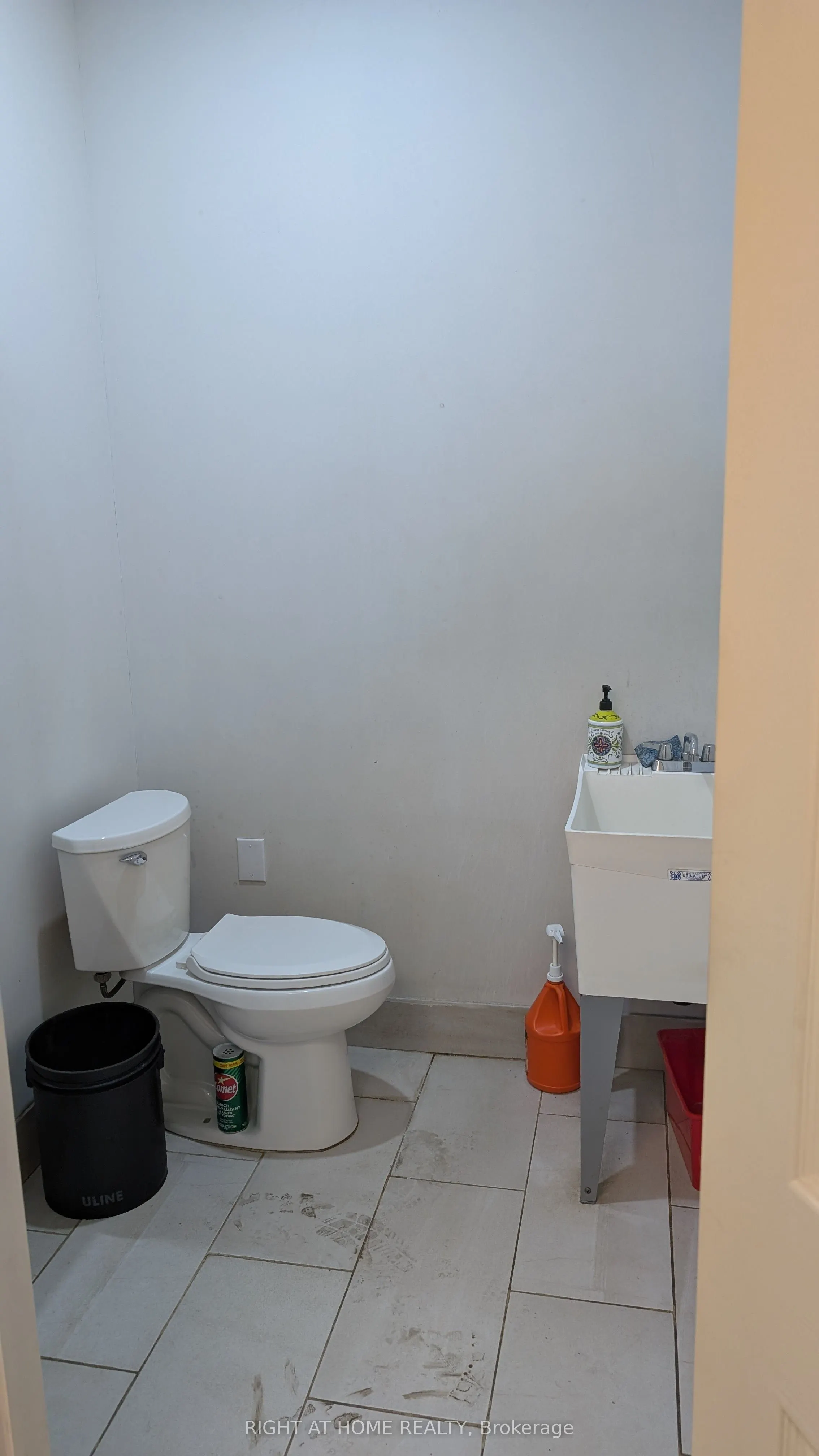 210 Drumlin Circle, #3