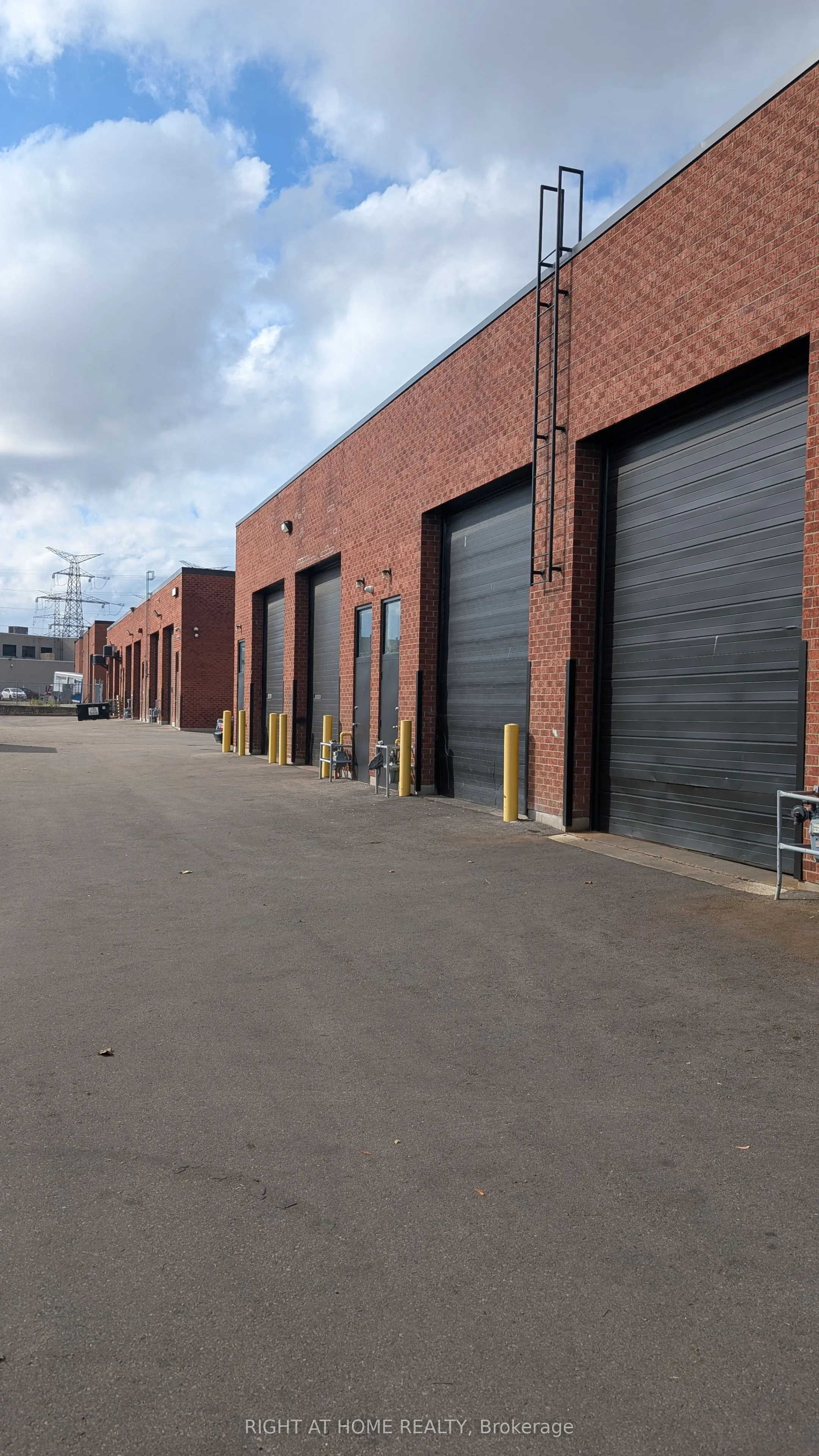 210 Drumlin Circle, #3