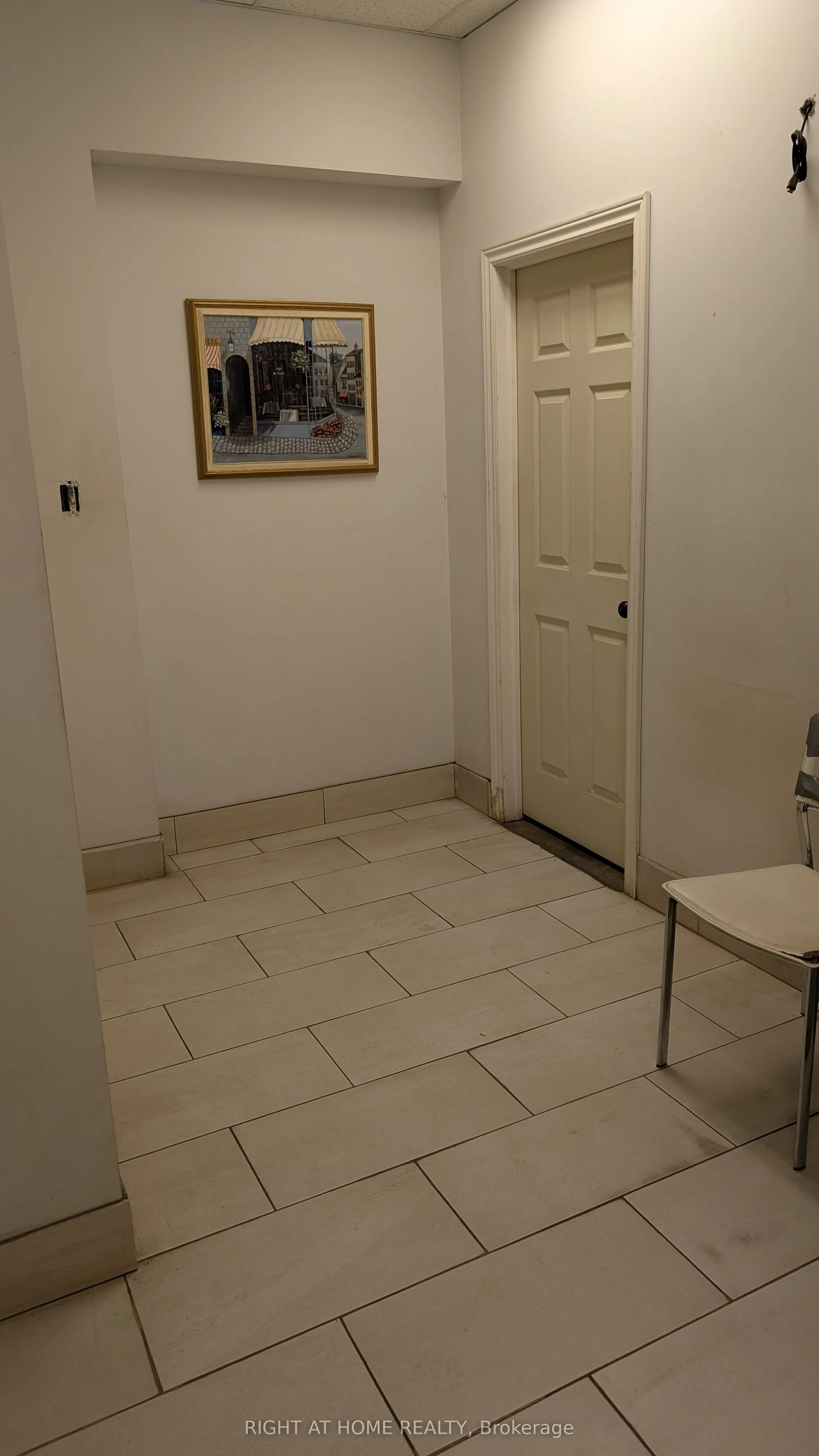 210 Drumlin Circle, #3