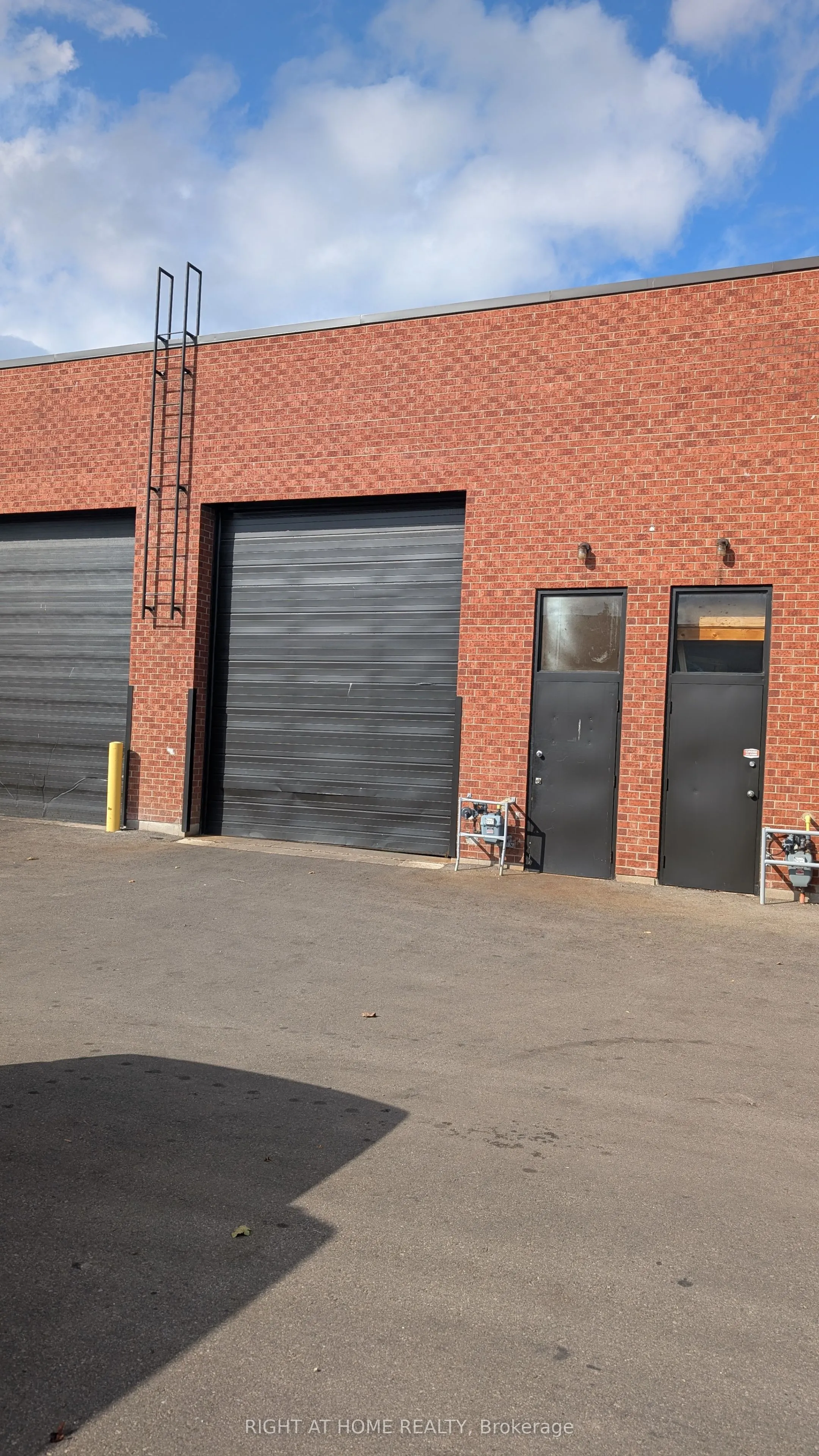 210 Drumlin Circle, #3