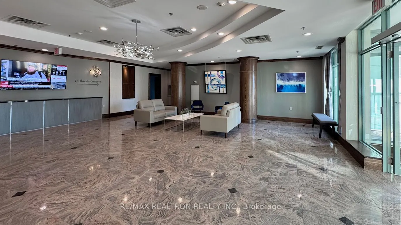 11 Oneida Crescent, #PH10