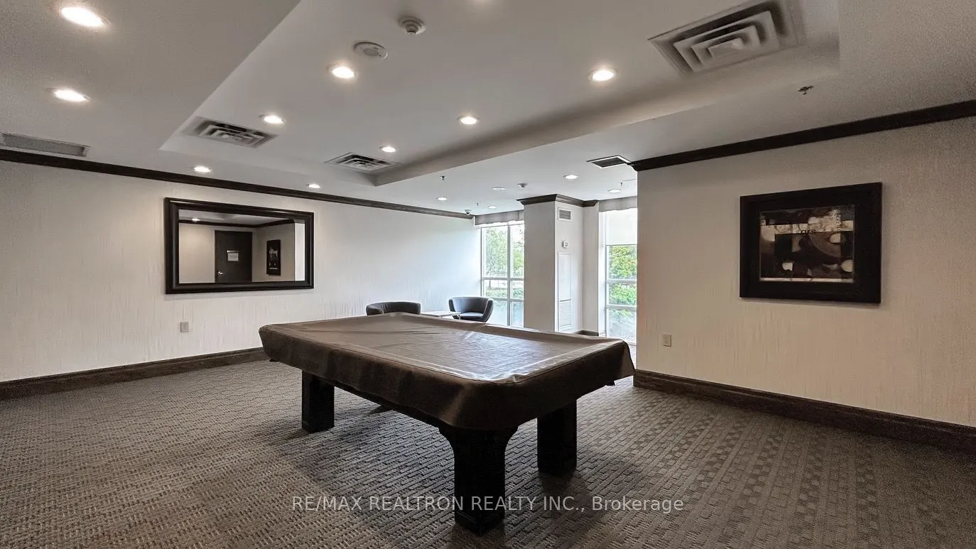 11 Oneida Crescent, #PH10