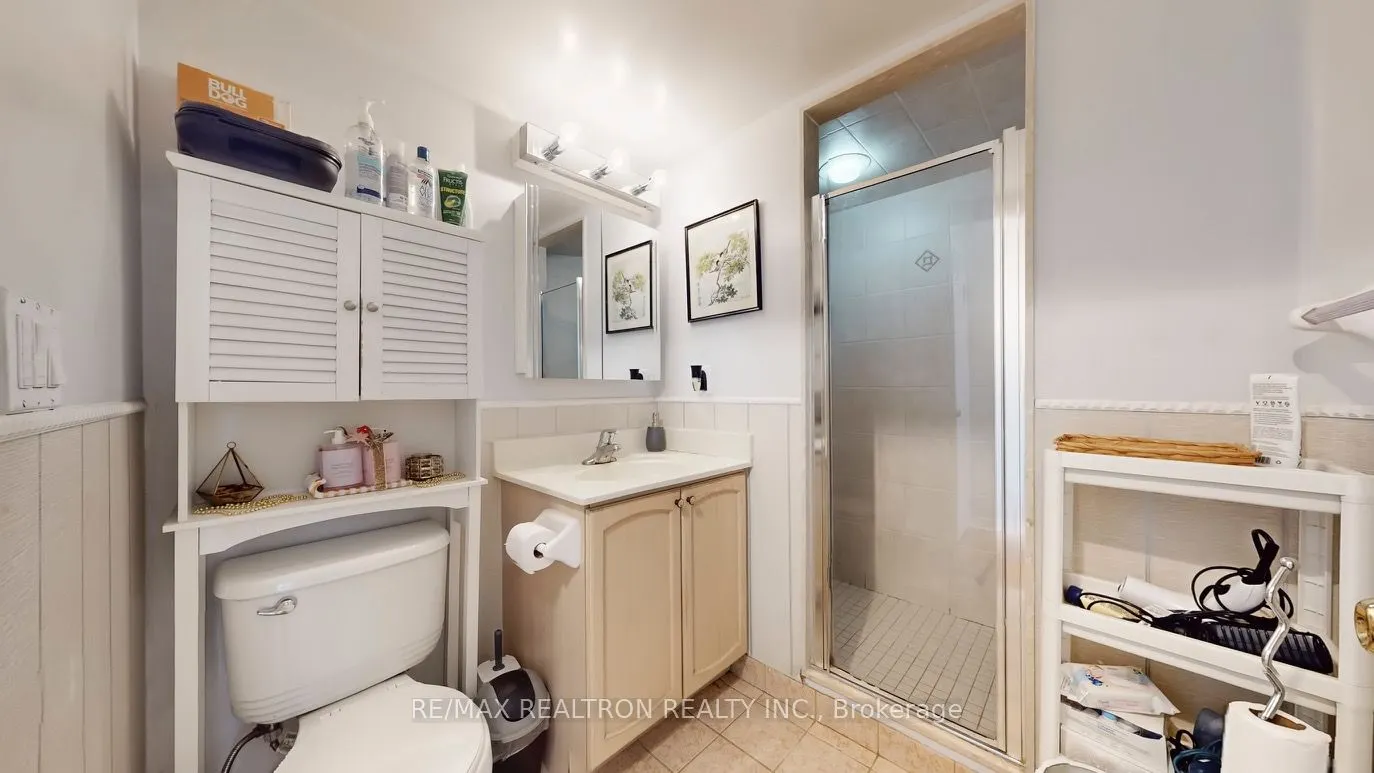 11 Oneida Crescent, #PH10