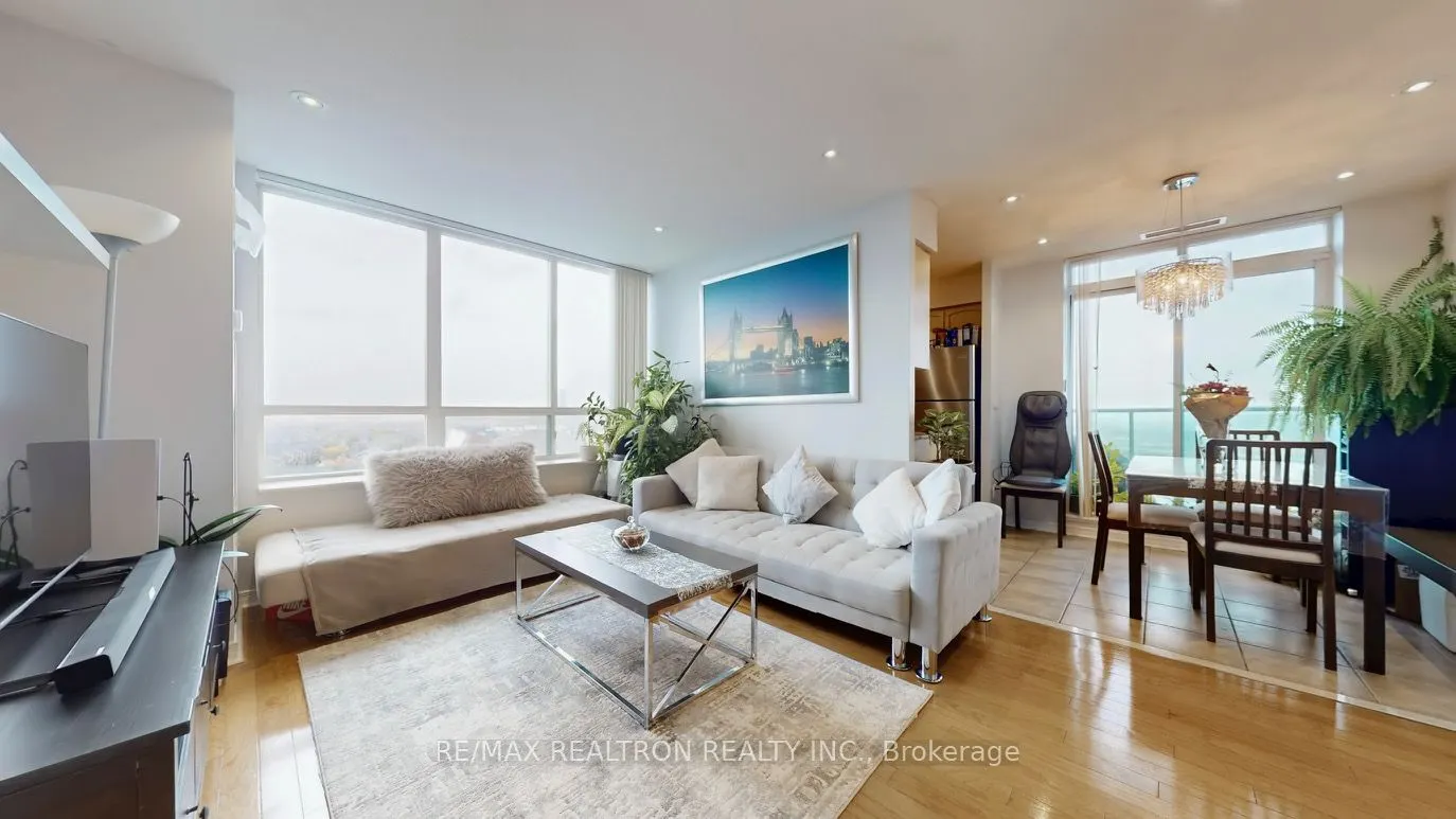 11 Oneida Crescent, #PH10