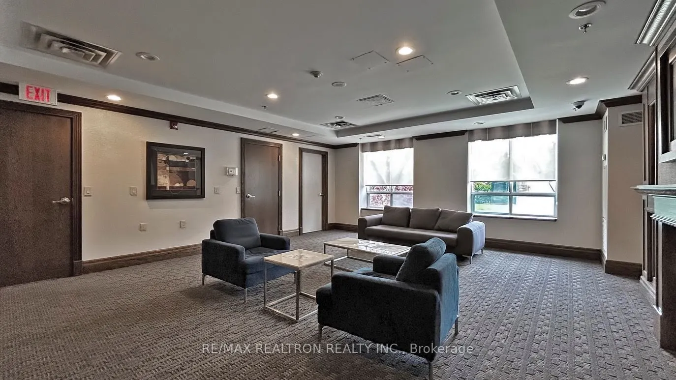 11 Oneida Crescent, #PH10