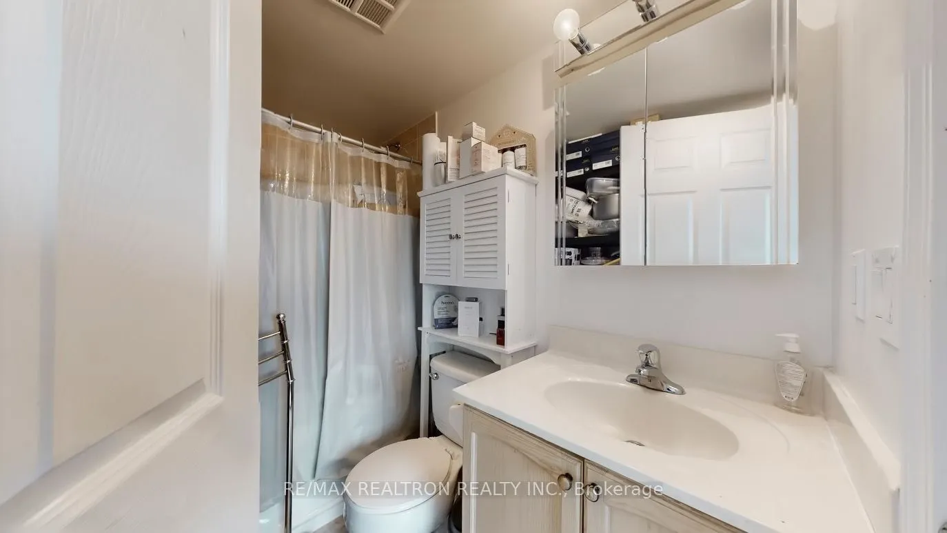 11 Oneida Crescent, #PH10