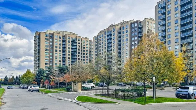 11 Oneida Crescent, #PH10