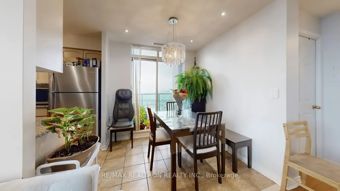 11 Oneida Crescent, #PH10