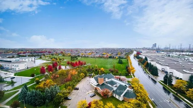 11 Oneida Crescent, #PH10