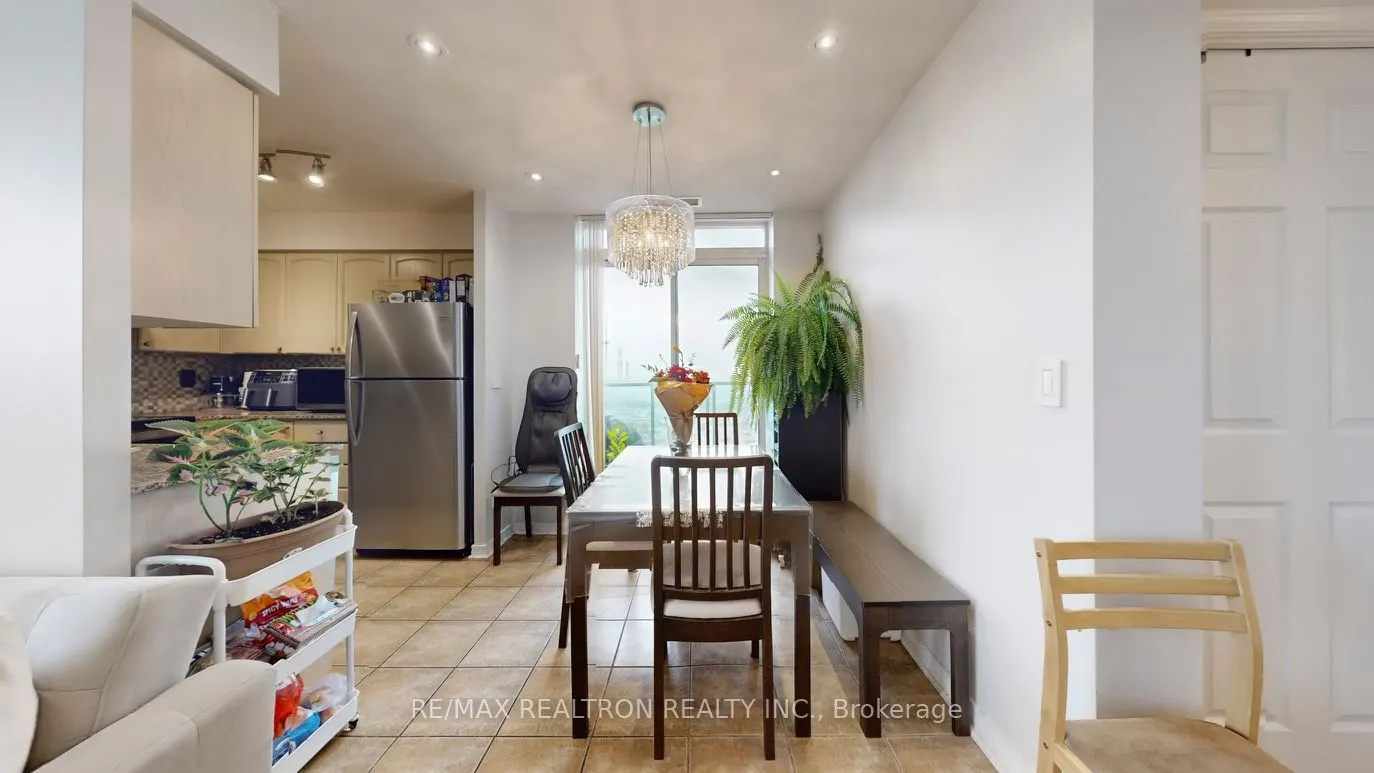 11 Oneida Crescent, #PH10