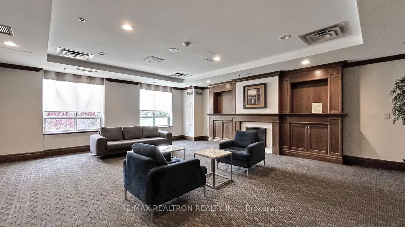 11 Oneida Crescent, #PH10