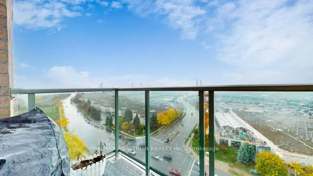 11 Oneida Crescent, #PH10