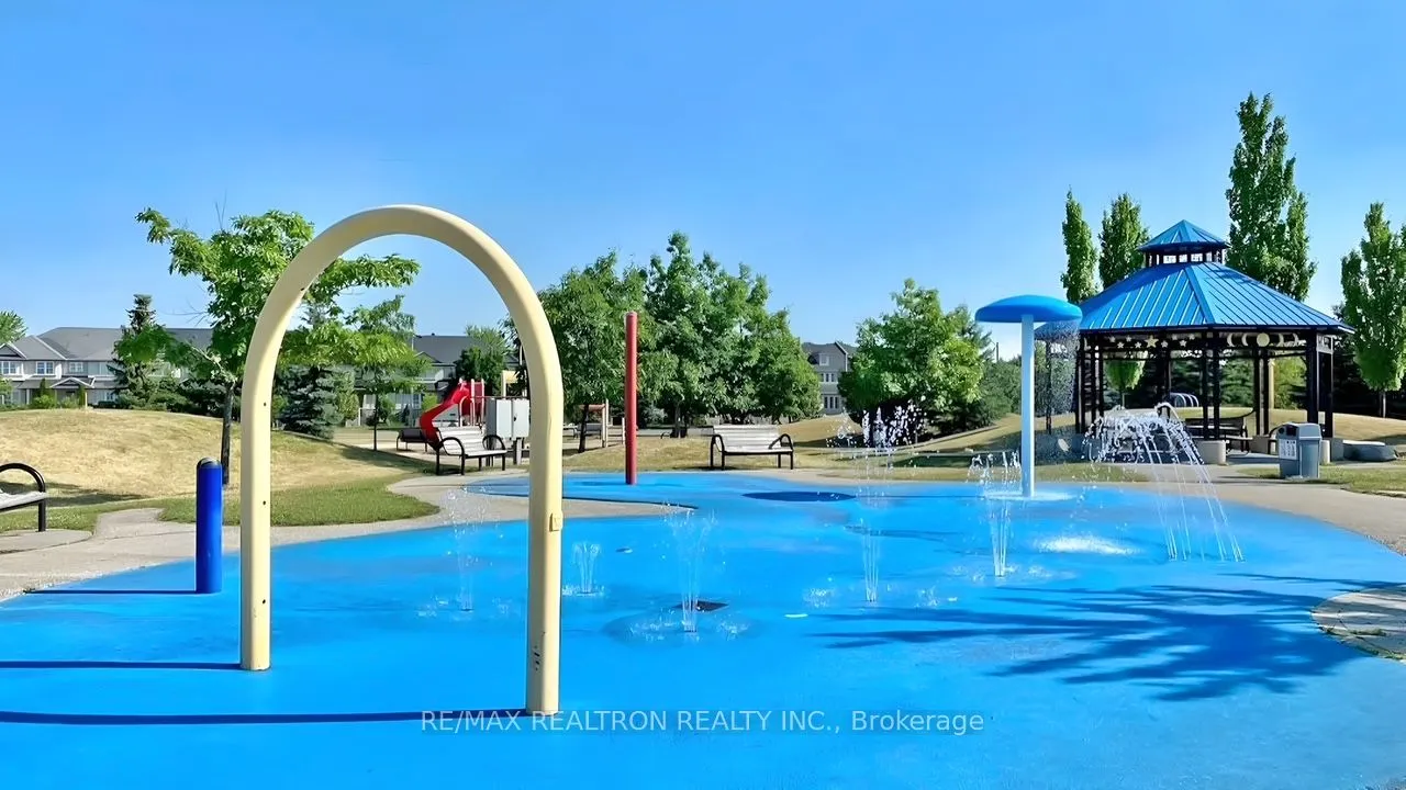 11 Oneida Crescent, #PH10