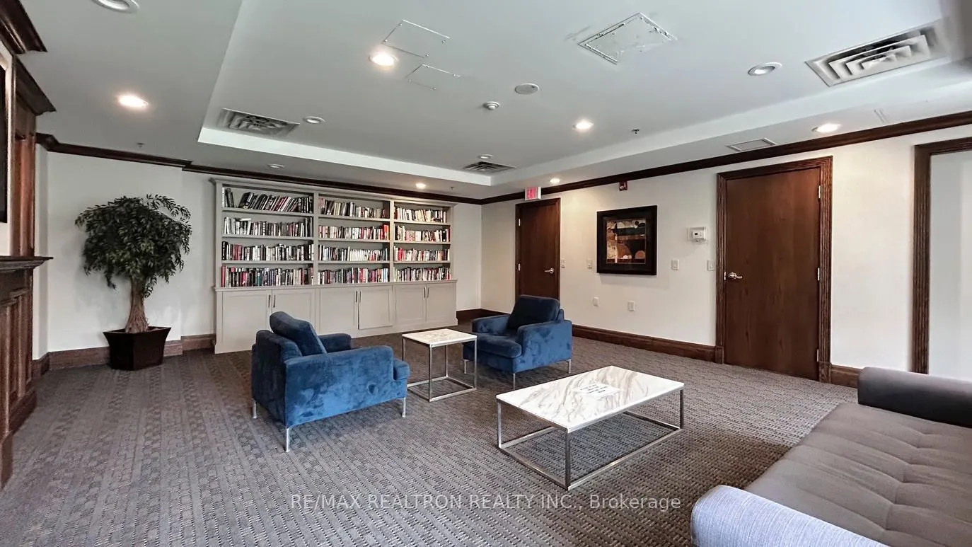 11 Oneida Crescent, #PH10