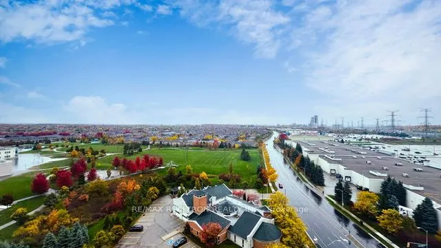 11 Oneida Crescent, #PH10