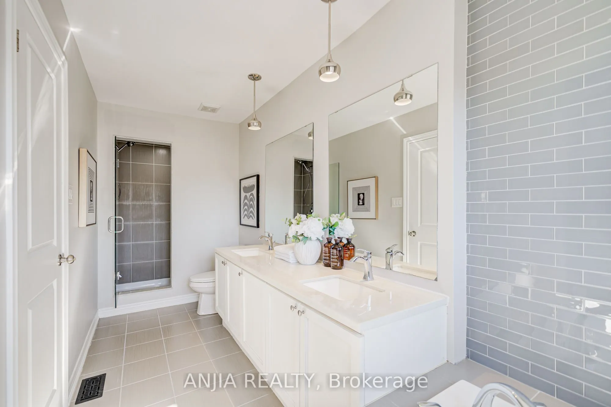 229 South Unionville Avenue