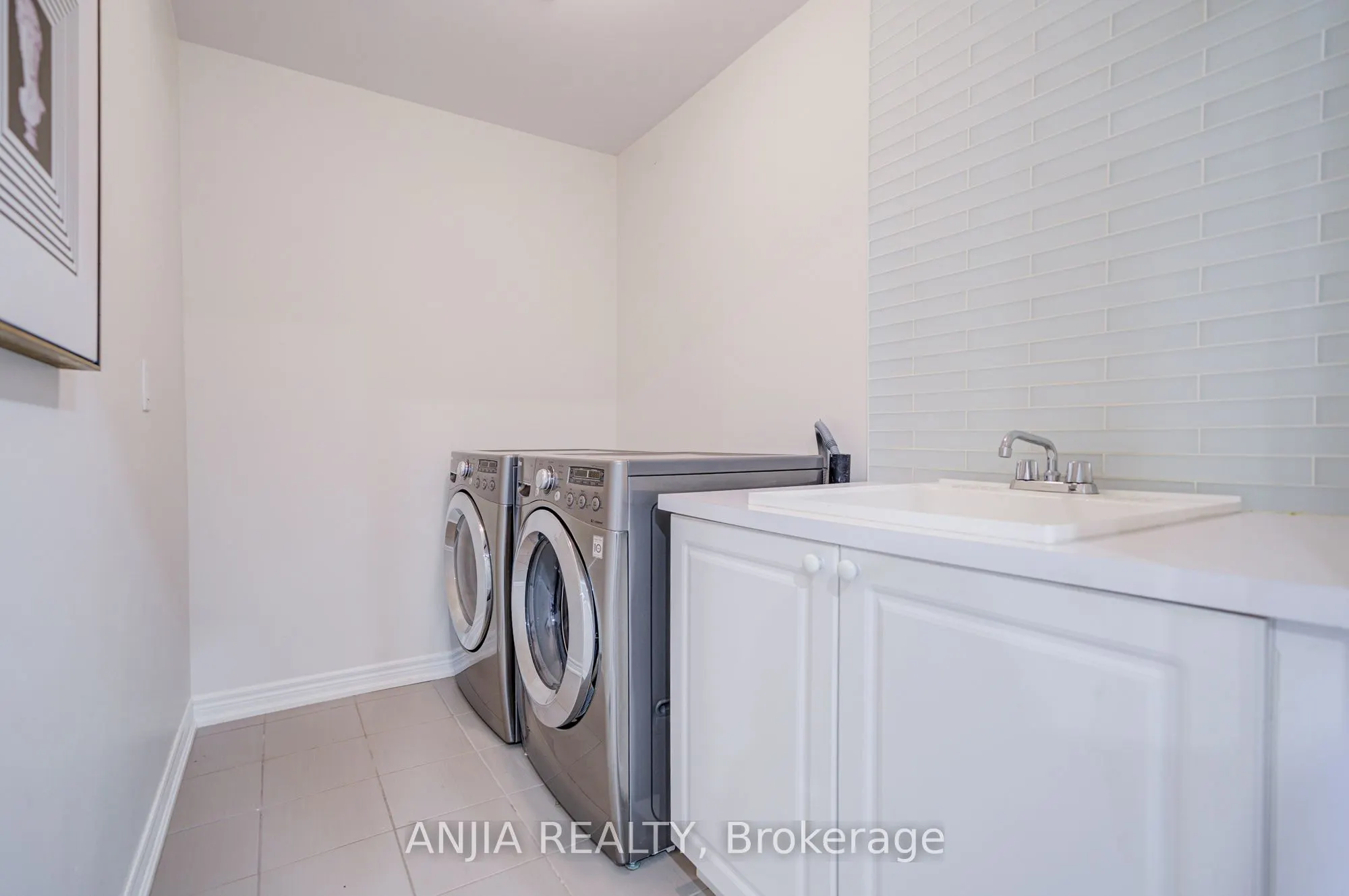 229 South Unionville Avenue