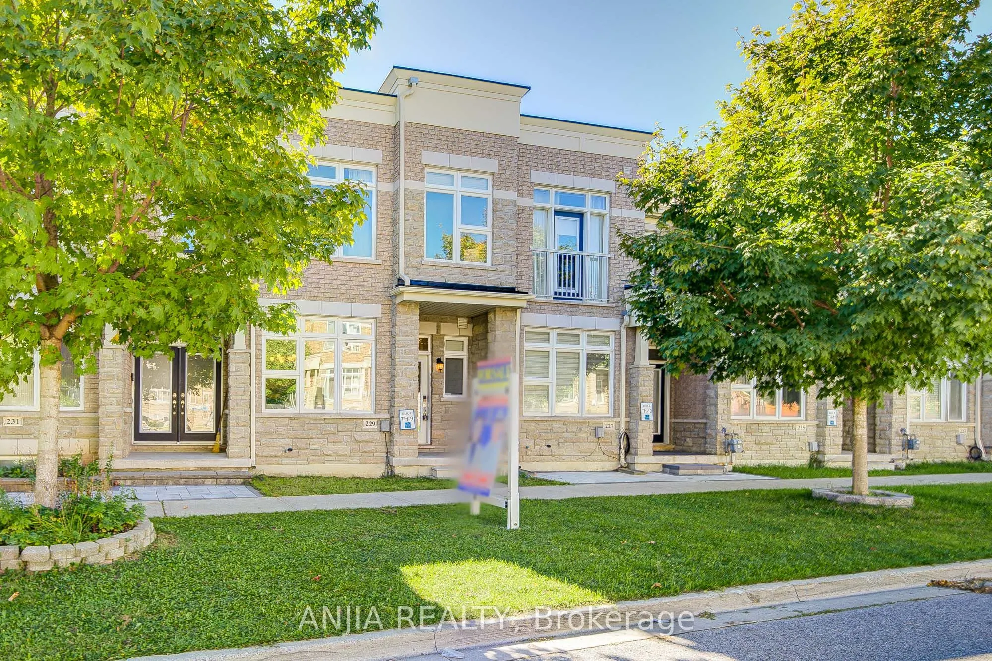 229 South Unionville Avenue