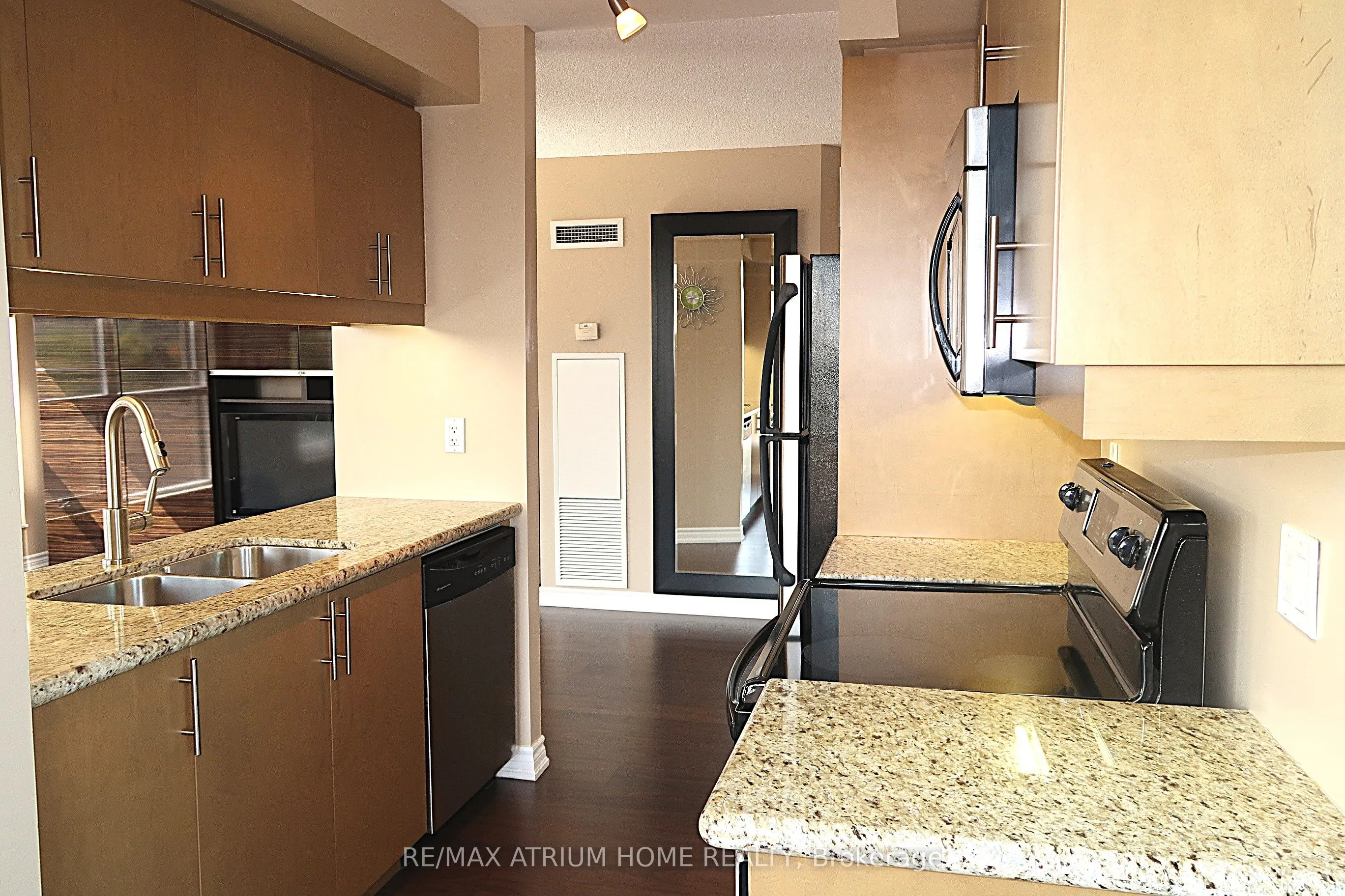 18 Harding Boulevard, #608