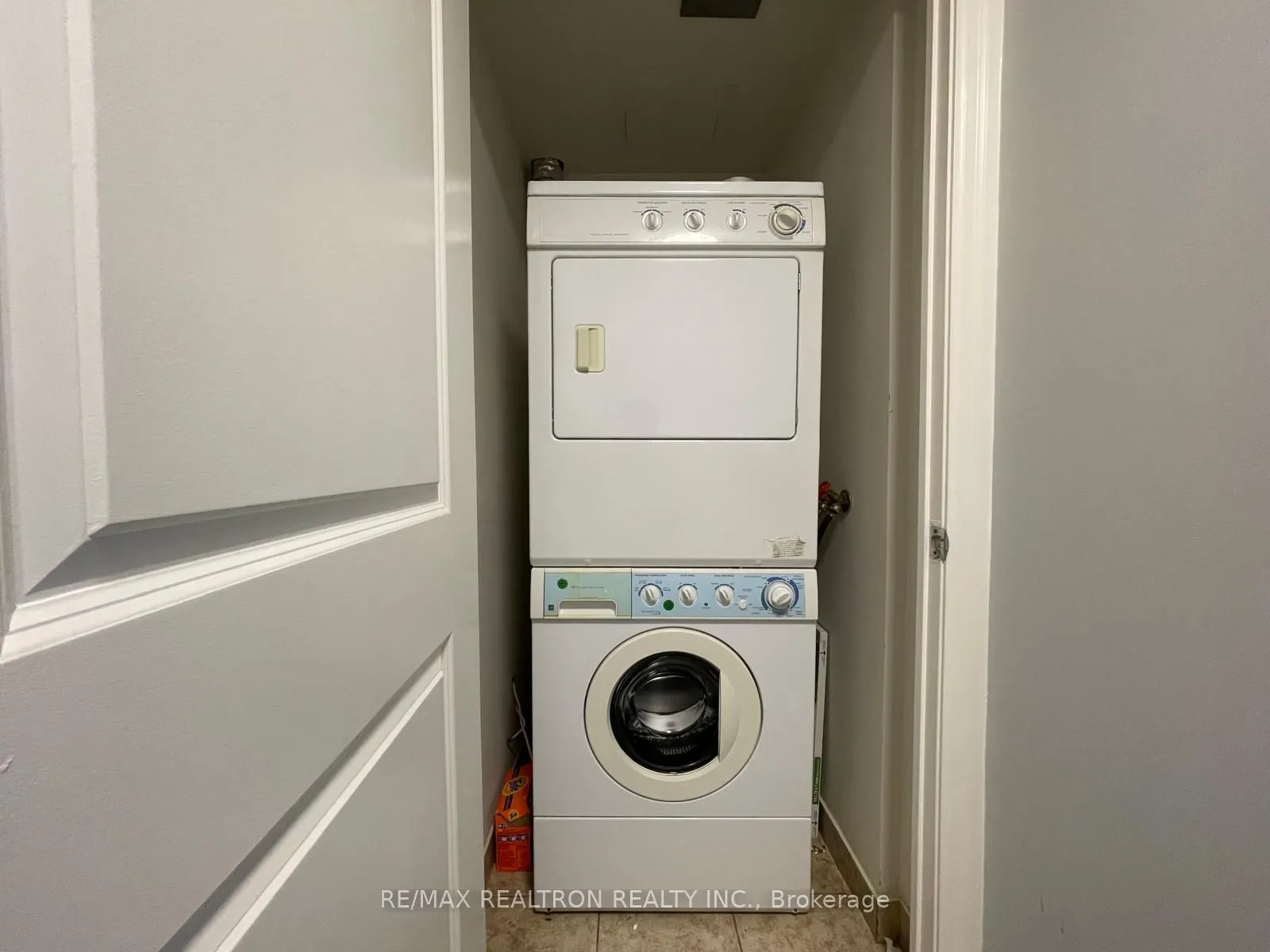 111 Upper Duke Crescent, #307