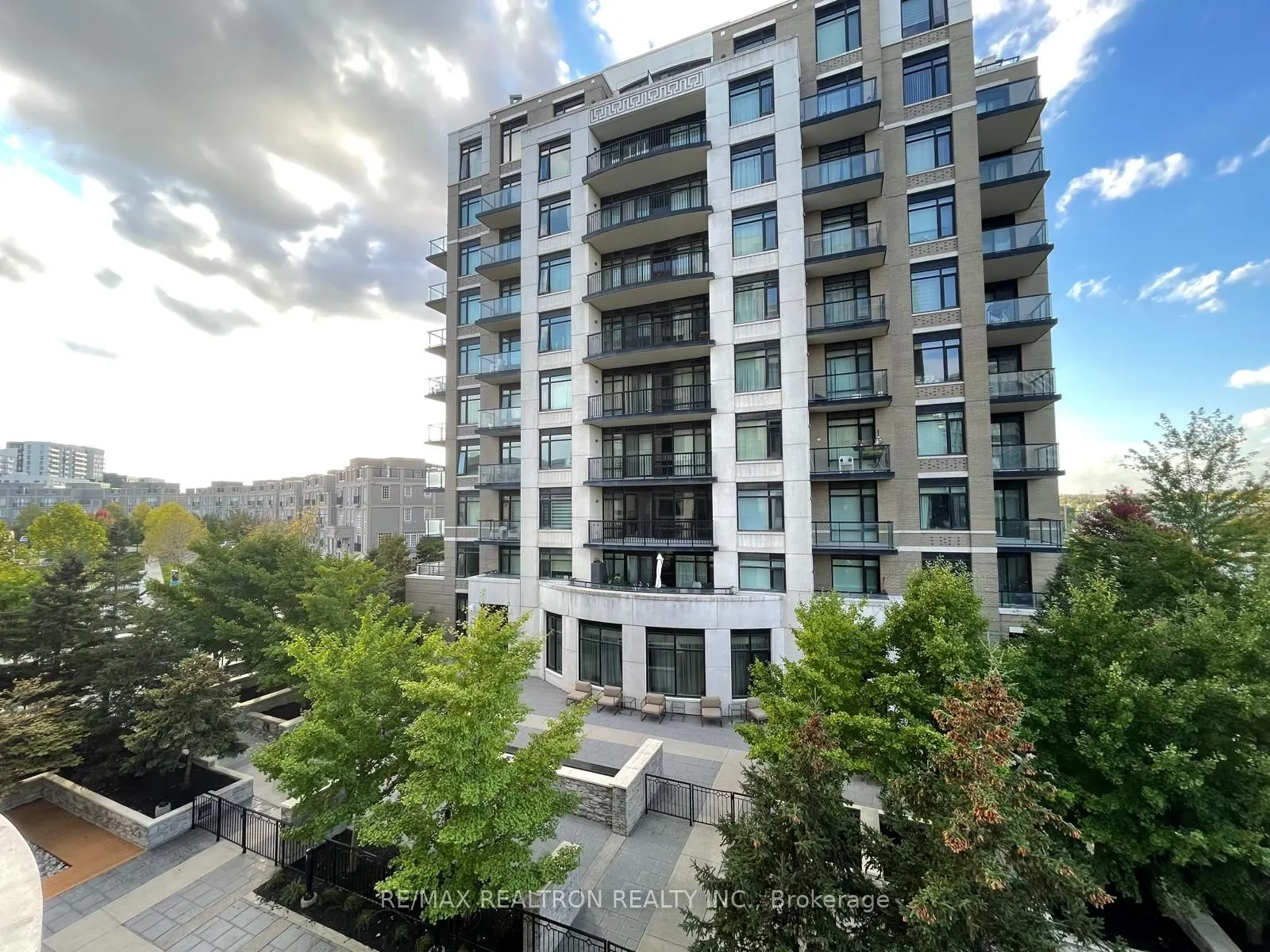 111 Upper Duke Crescent, #307