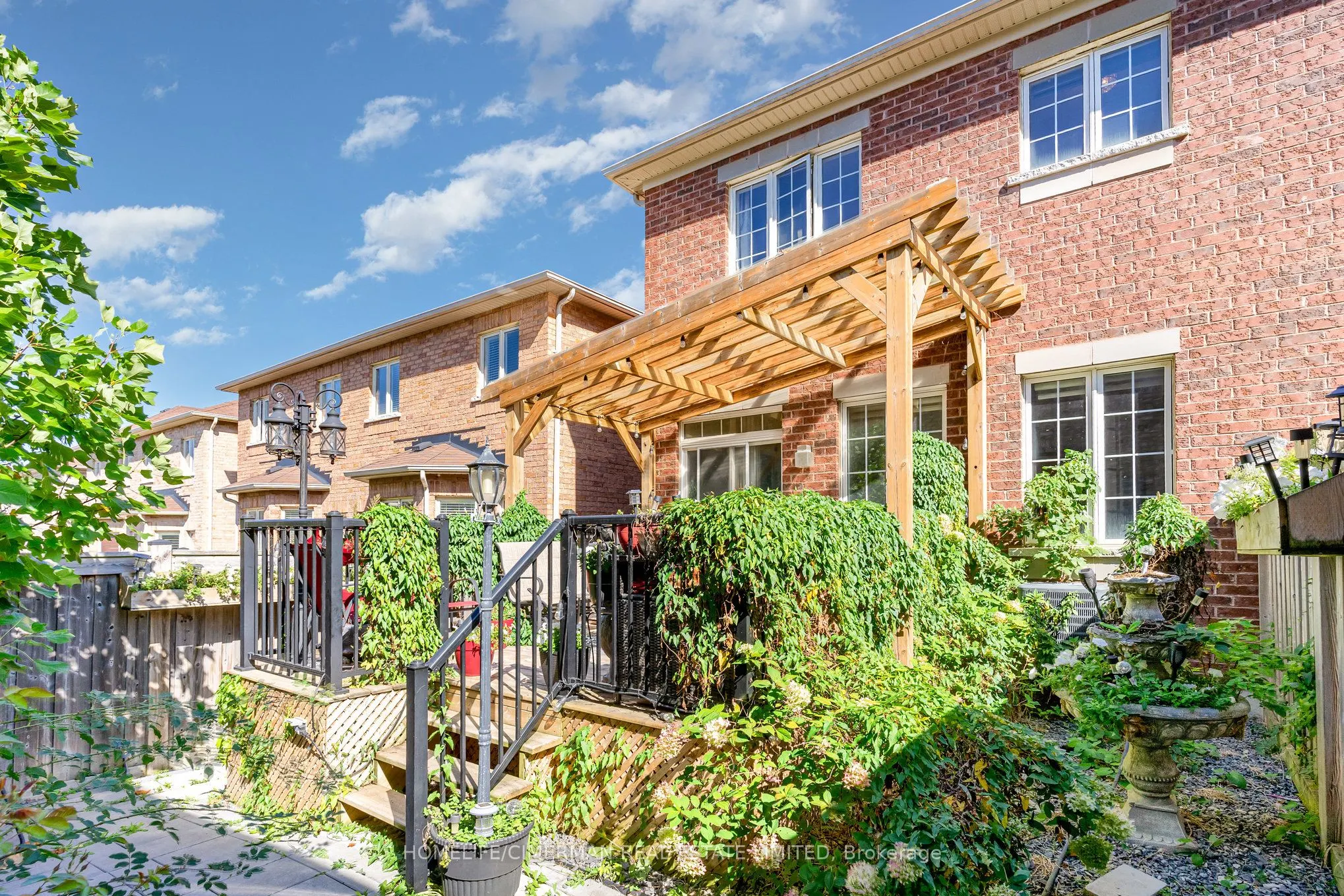 1248 Blencowe Crescent