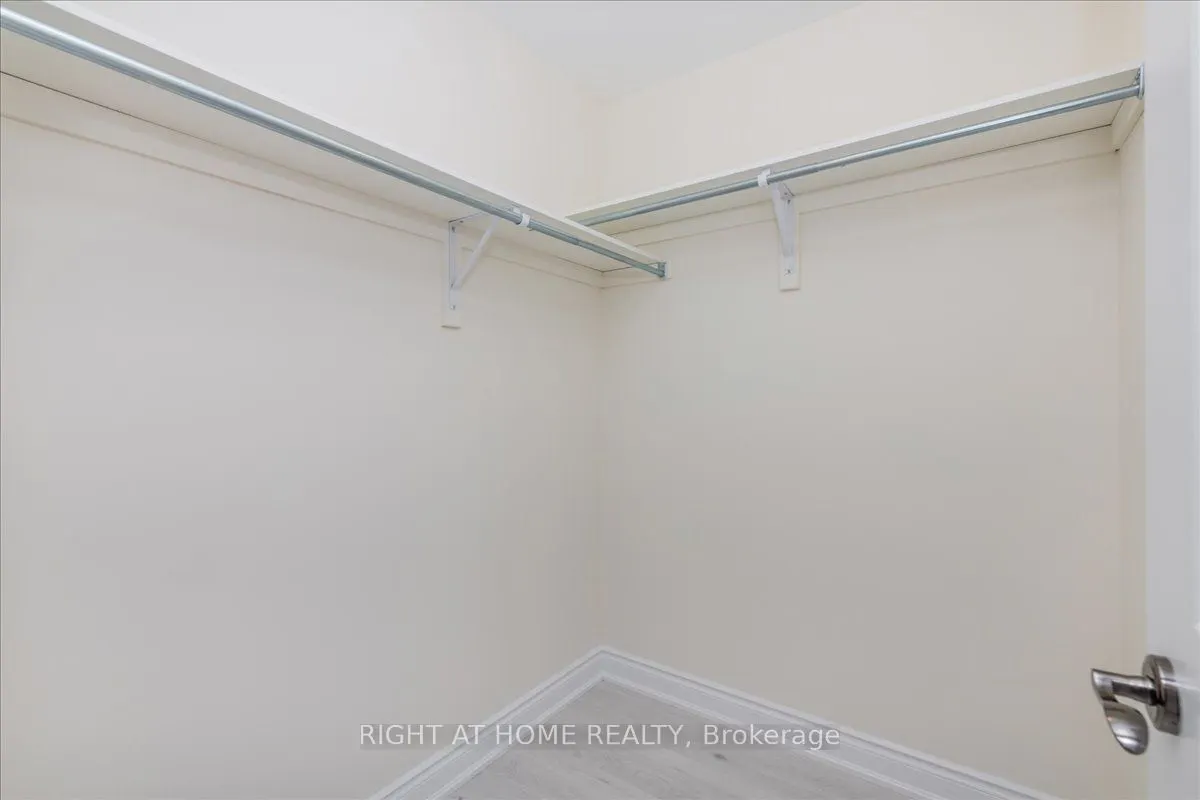 78 Lorne Thomas Place