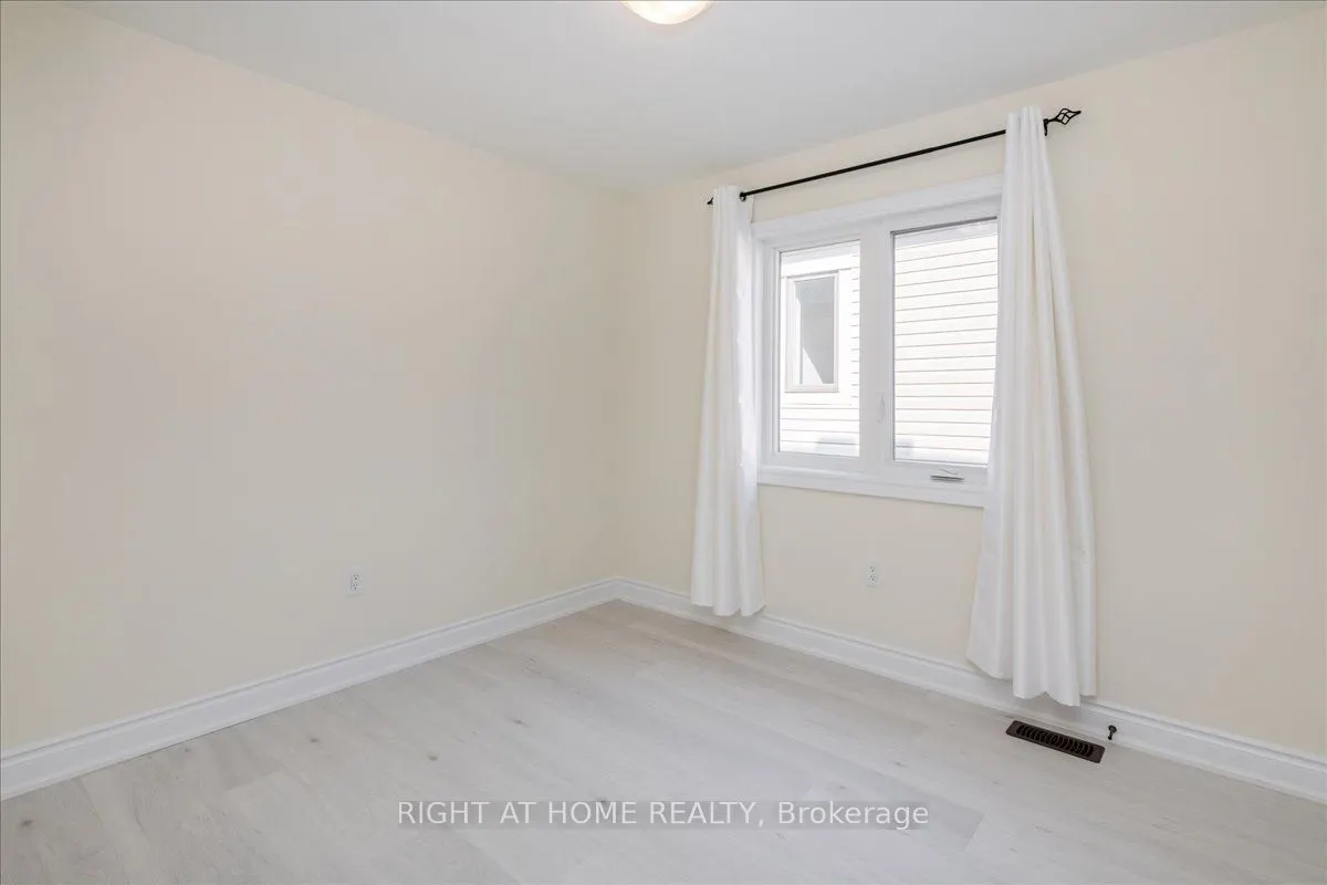 78 Lorne Thomas Place