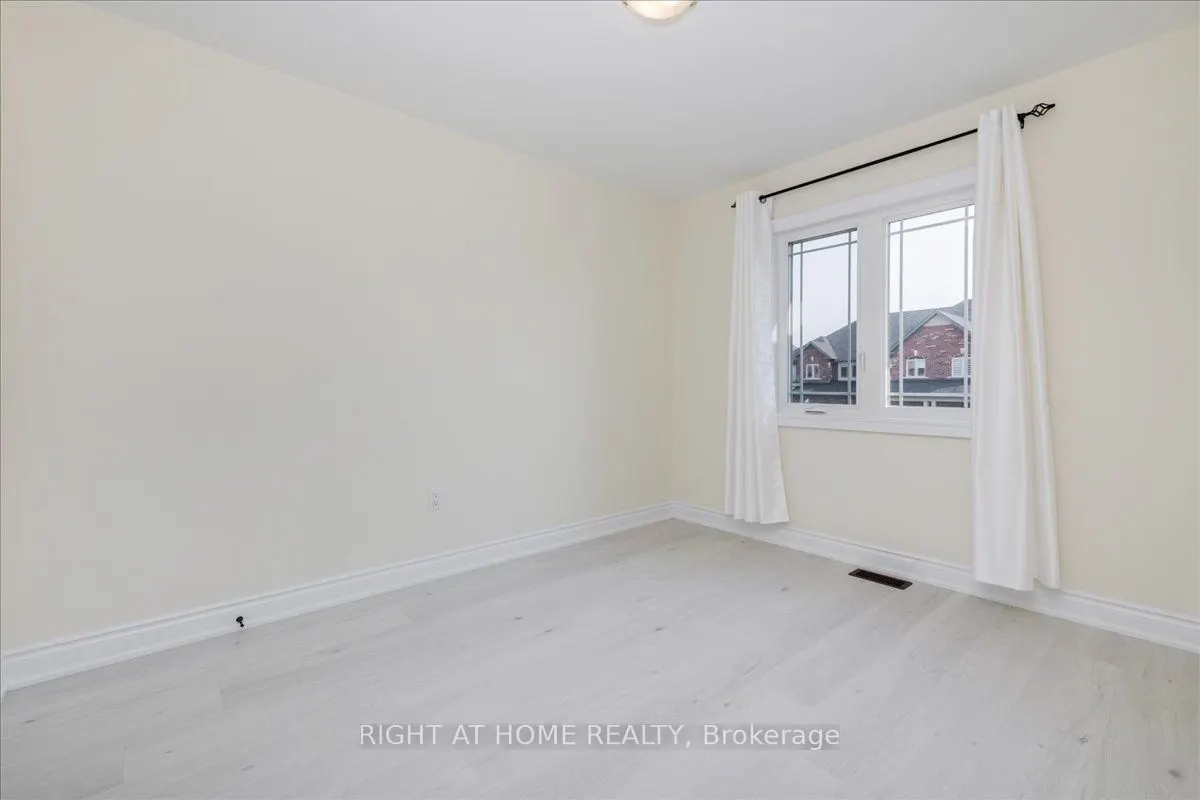 78 Lorne Thomas Place