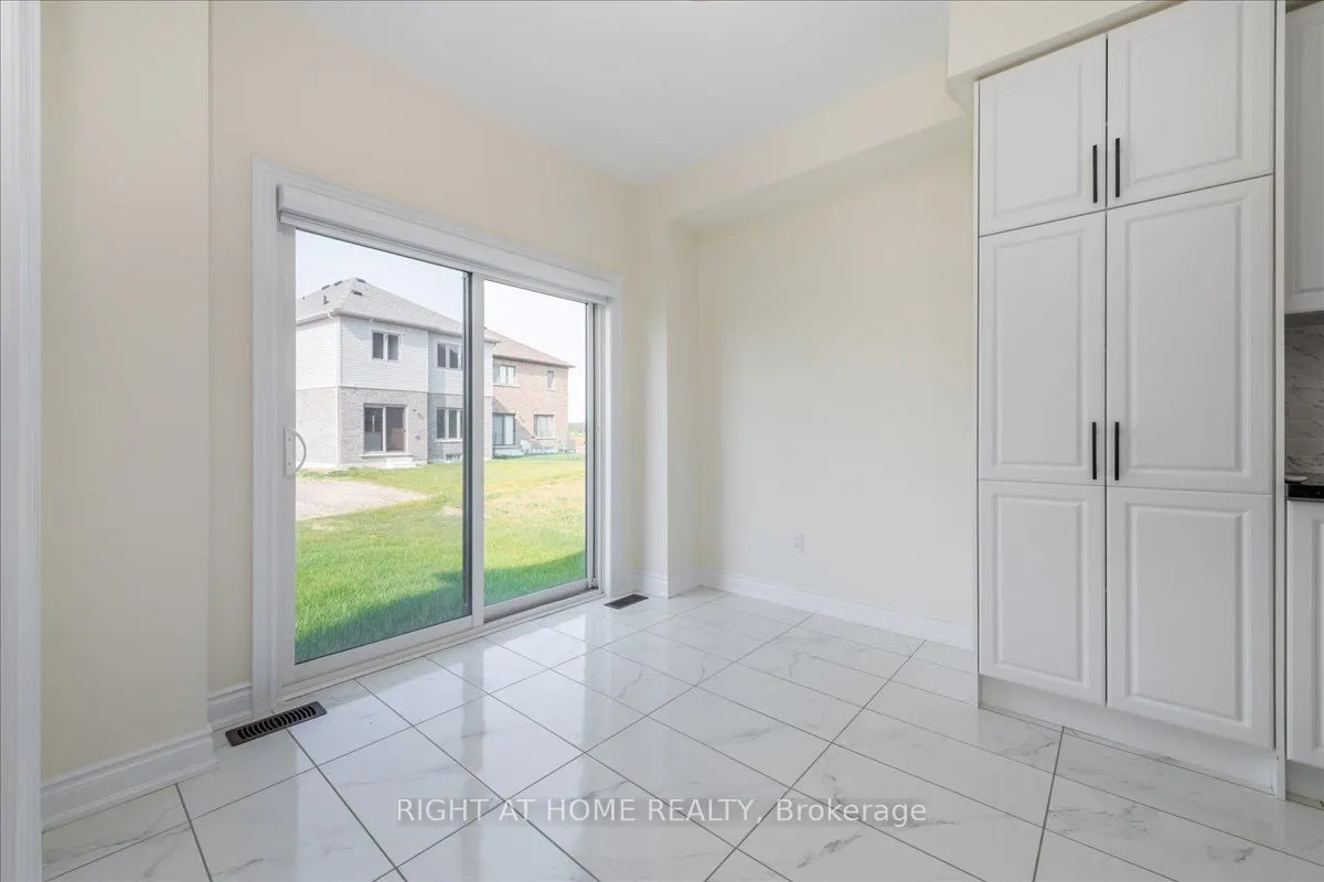 78 Lorne Thomas Place