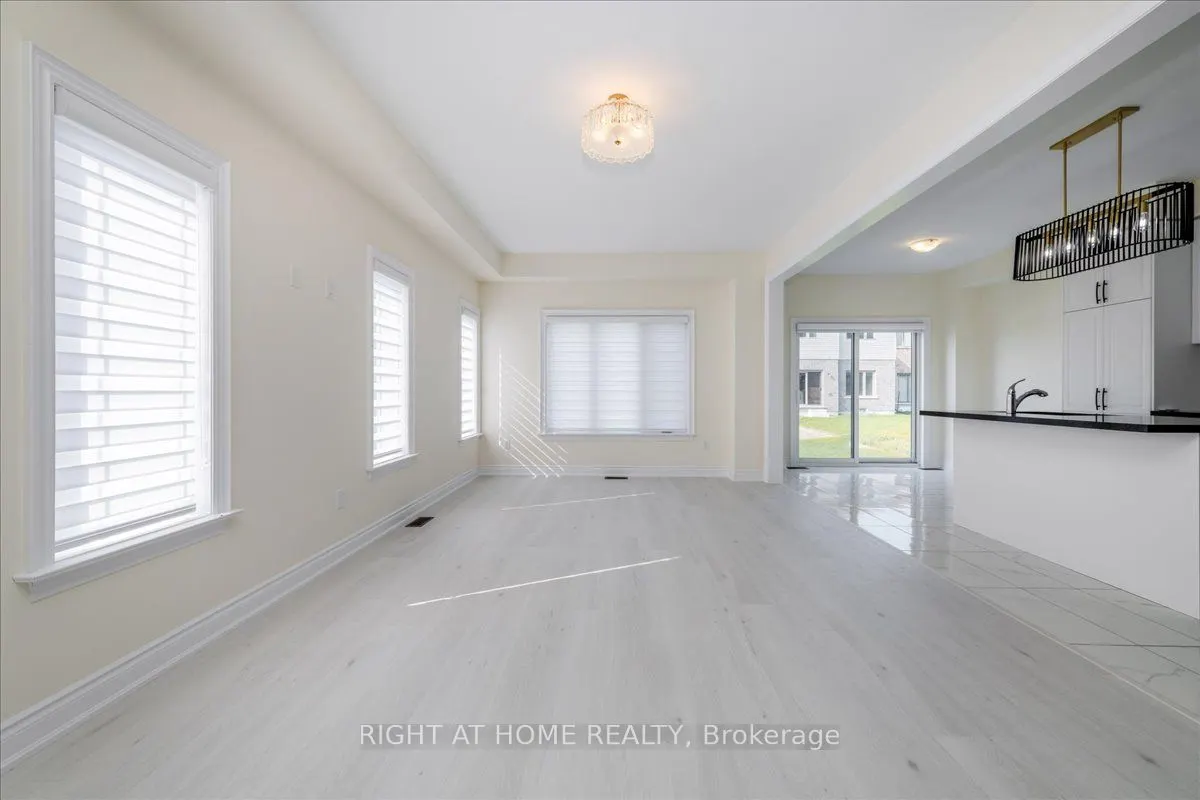 78 Lorne Thomas Place