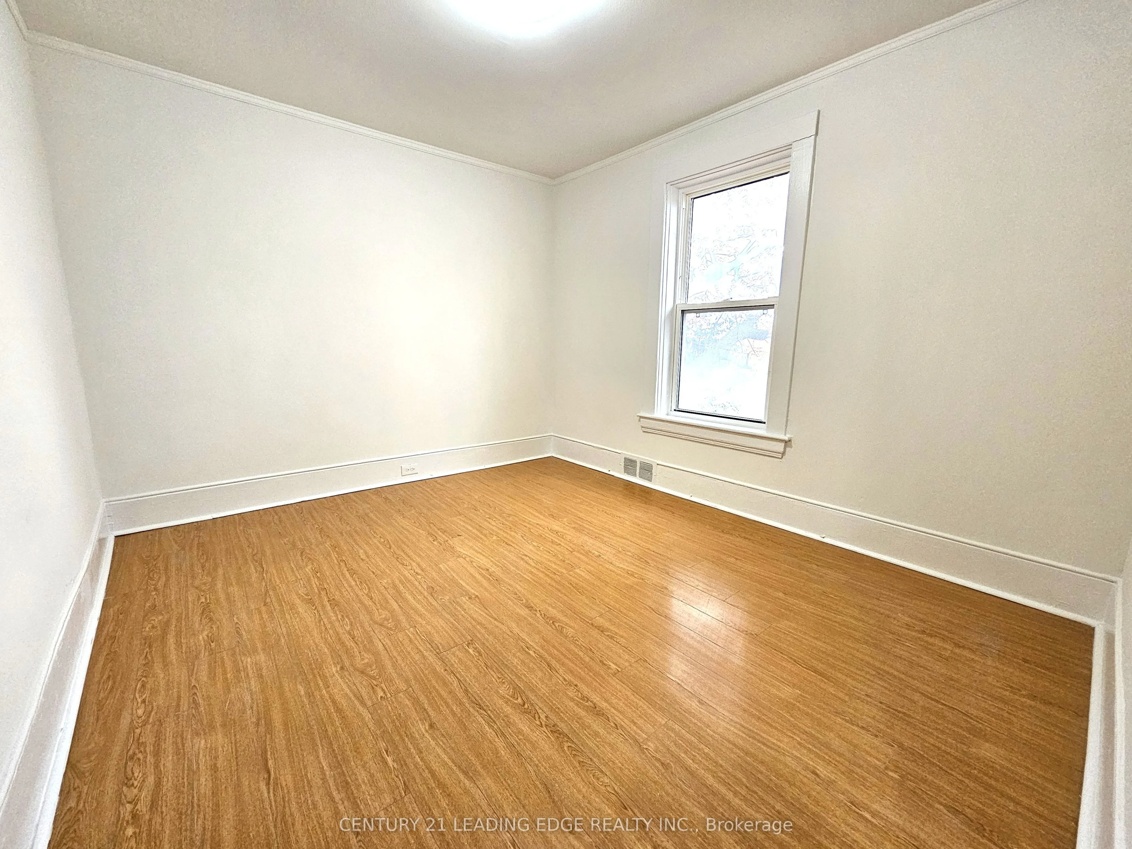 399 The Queensway South