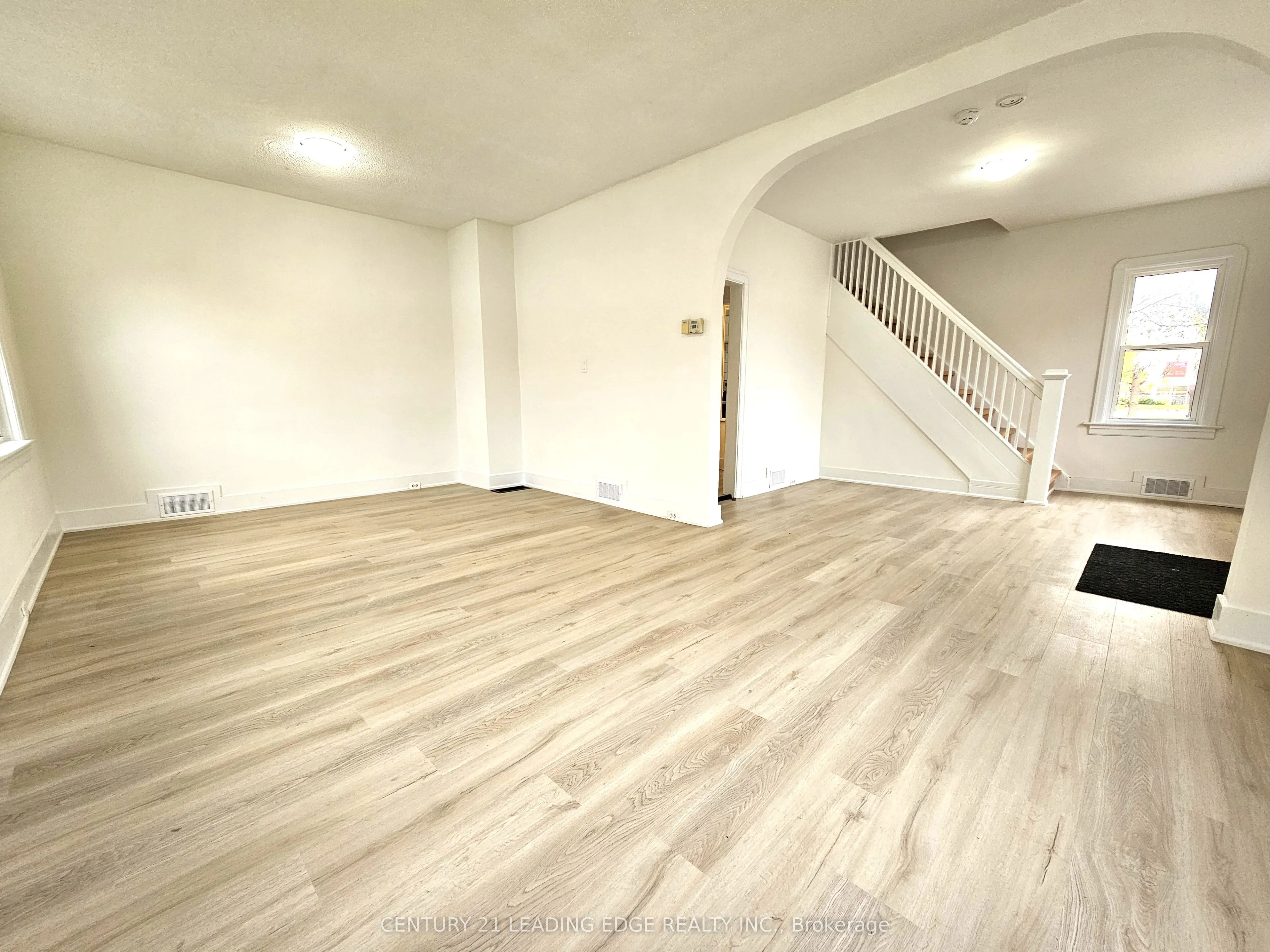 399 The Queensway South