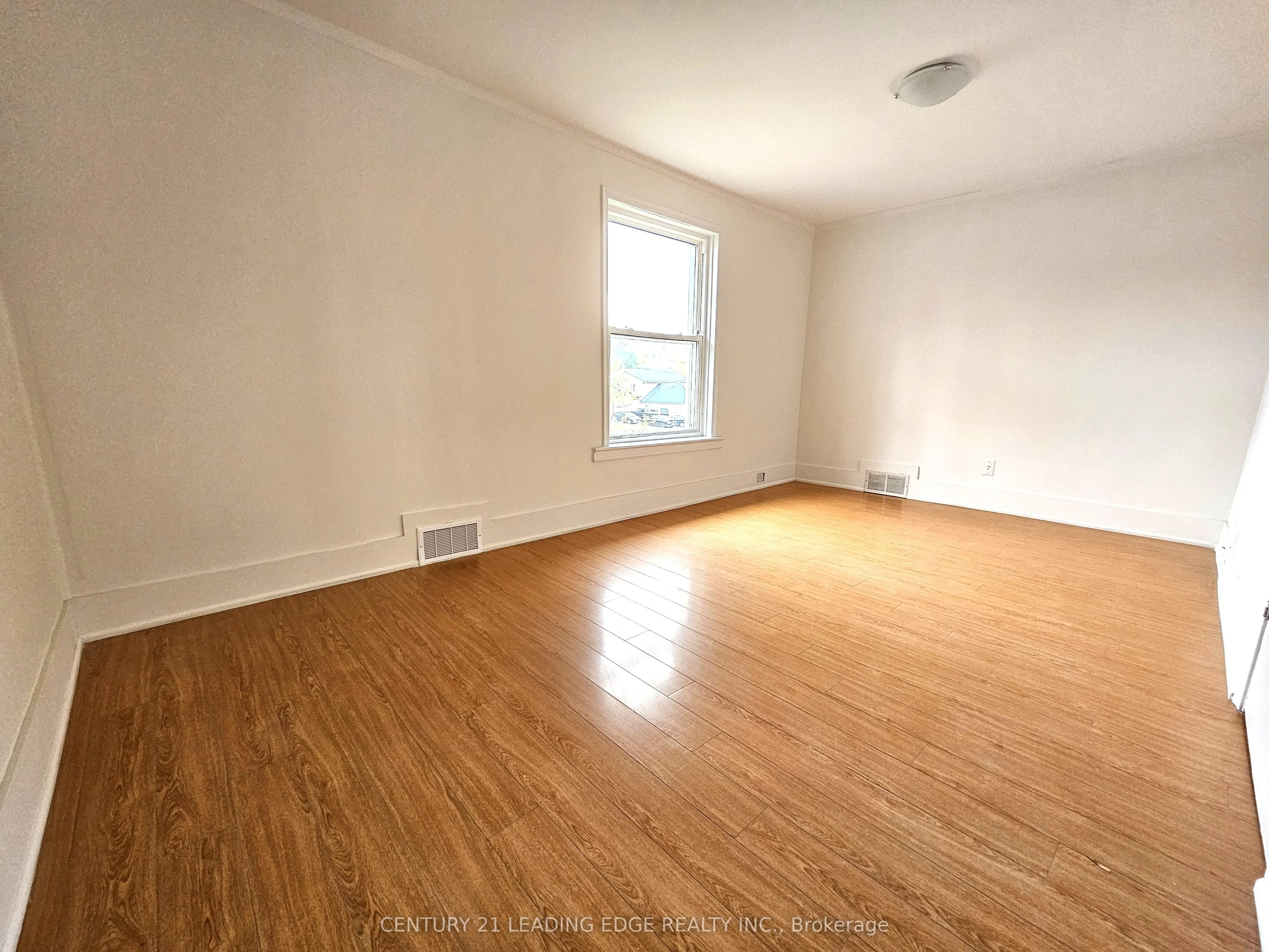 399 The Queensway South